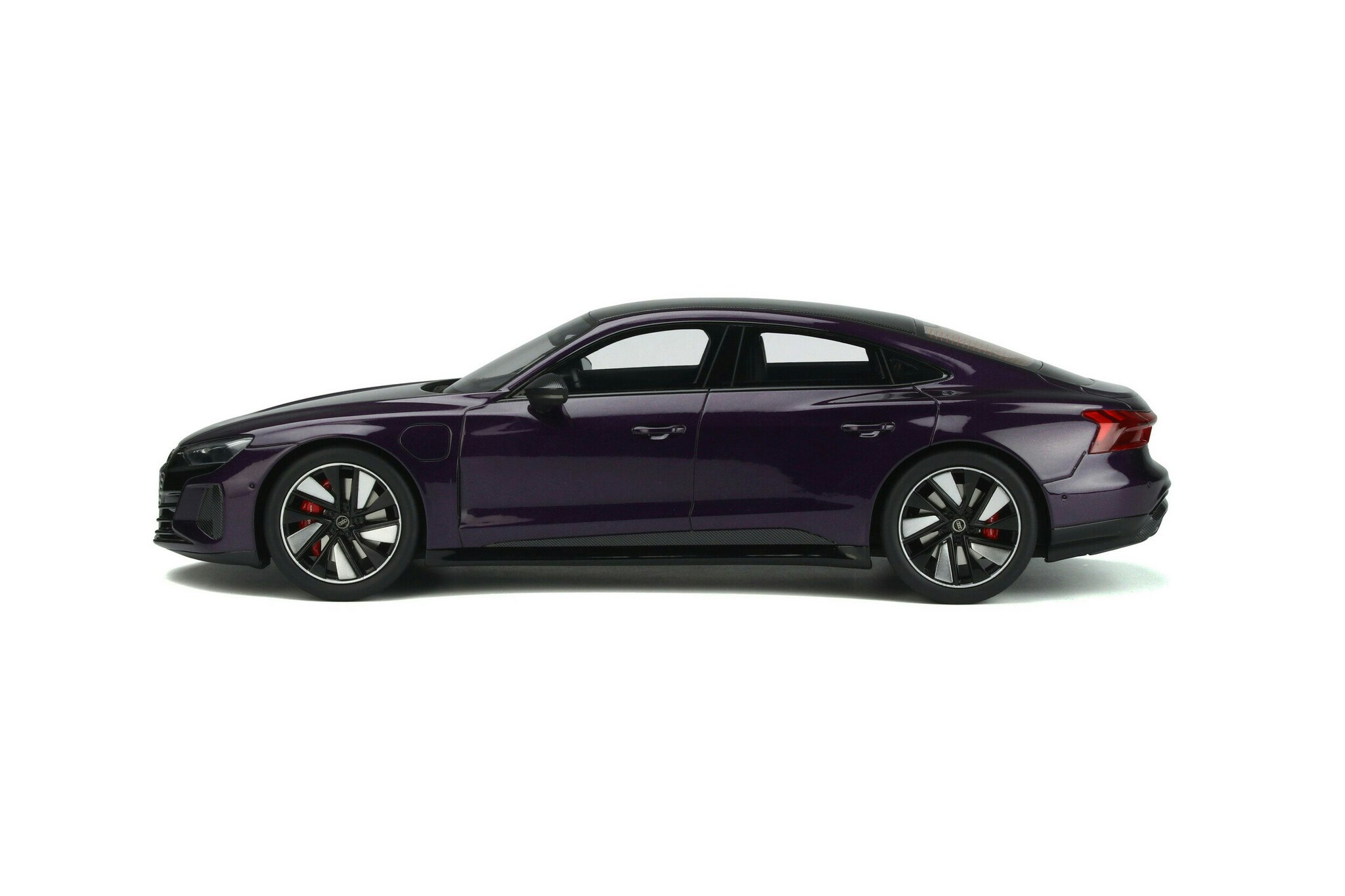Skala 1/18 Audi RS E-TRON GT, Purple fr GT Spirit (GT-392)