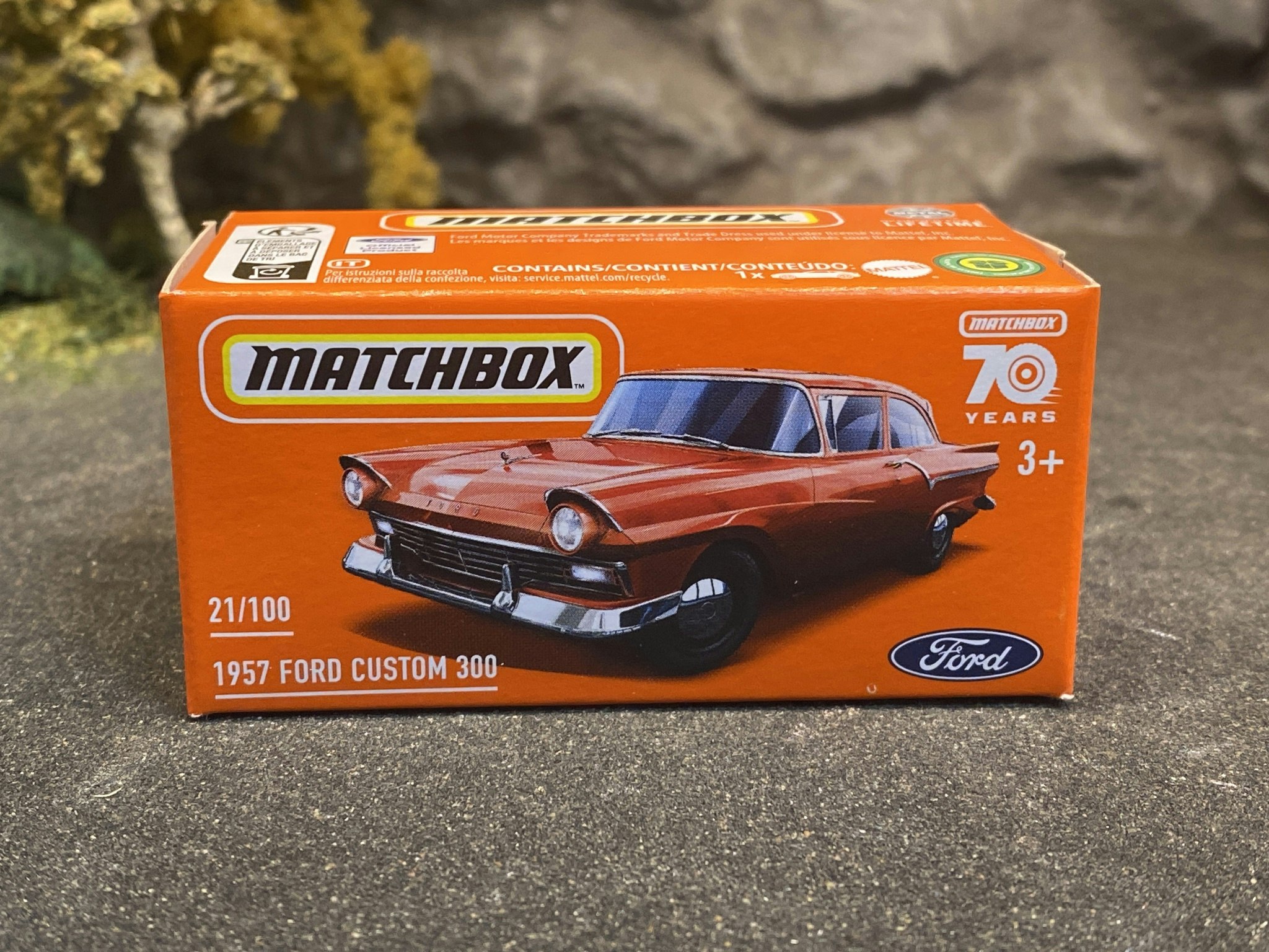 Skala 1/64 Matchbox 70-years: Ford Custom 300