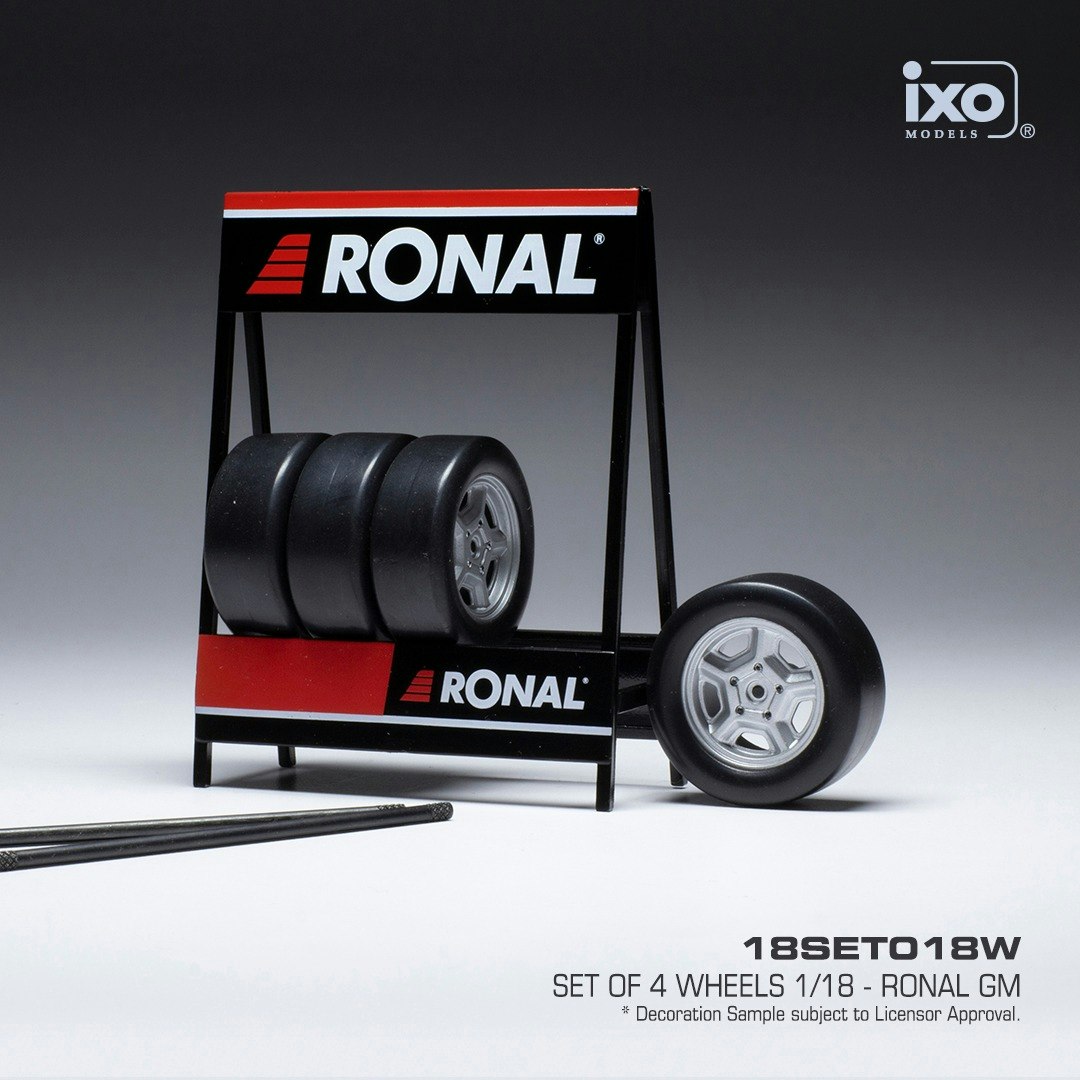 Skala 1/18 Racing-set 4 wheels w stand, RONAL fr IXO Models