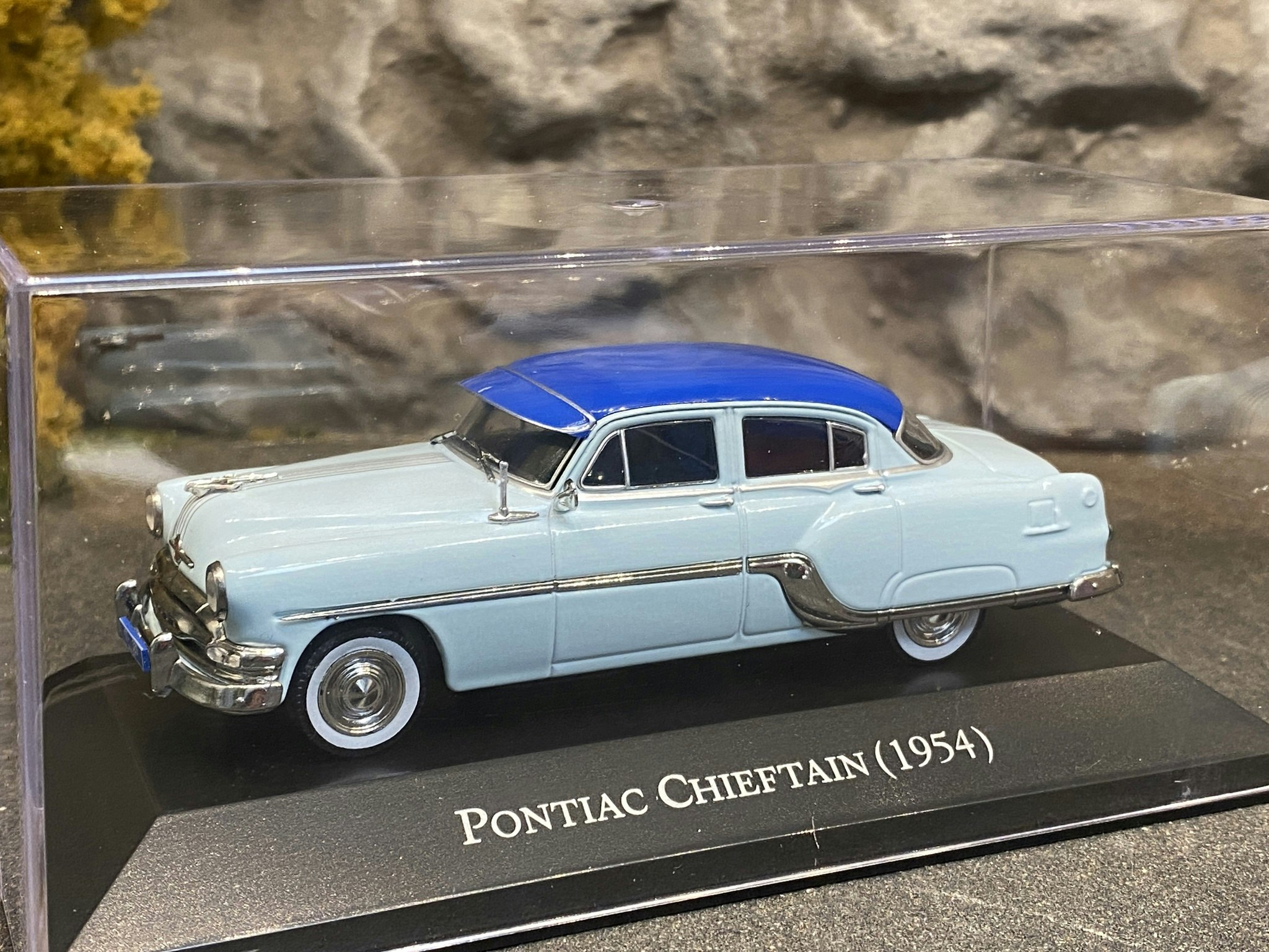 Skala 1/43 1954 Pontiac Chieftain - Route 66 series, Blue fr Eaglemoss LTD