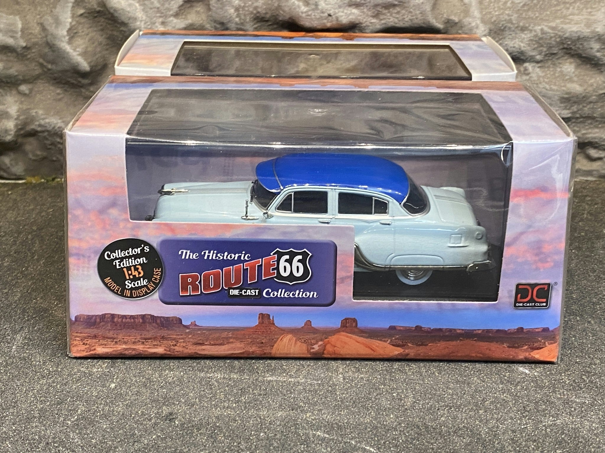 Skala 1/43 1954 Pontiac Chieftain - Route 66 series, Blue fr Eaglemoss LTD