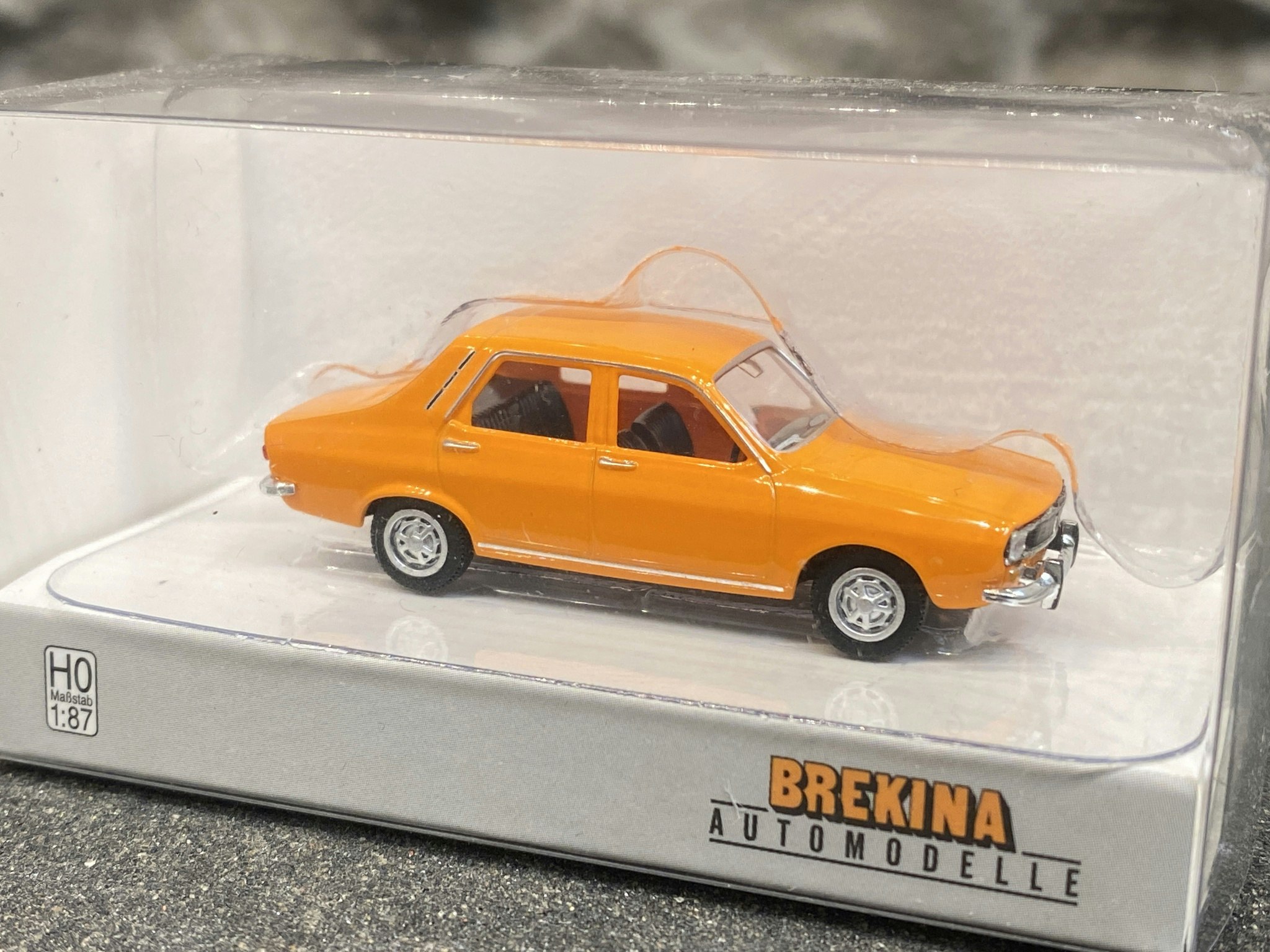 Skala 1/87 - Renault R 12 TL, orange 1969 fr Brekina