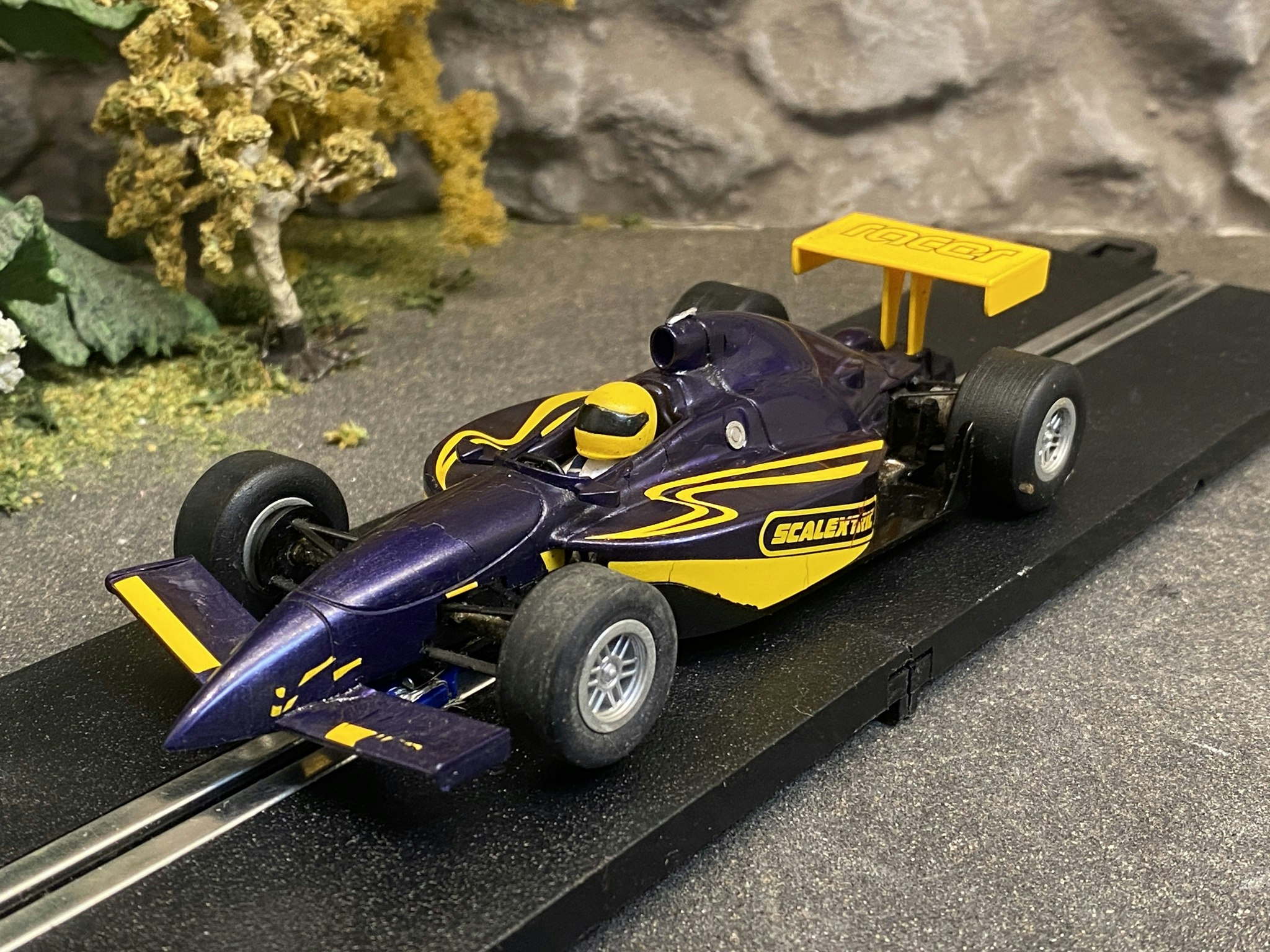 Skala 1/32 Begagnad/Used An. slotcar: Dallara INDY, broken front spoiler fr Scalextric