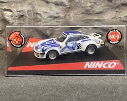 Skala 1/32 Analog Slotcar: Porsche 934 (911) "Burton of London" - 50334 fr NINCO