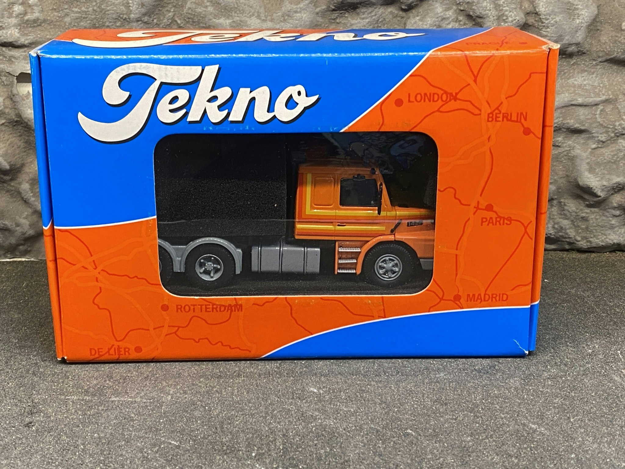 Skala 1/50 T.B.P. Scania R142, T2 6x4 LHD fr Tekno