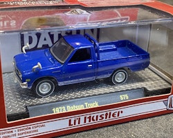 Skala 1/64 Datsun Truck 1973' Blue fr M2 Machines
