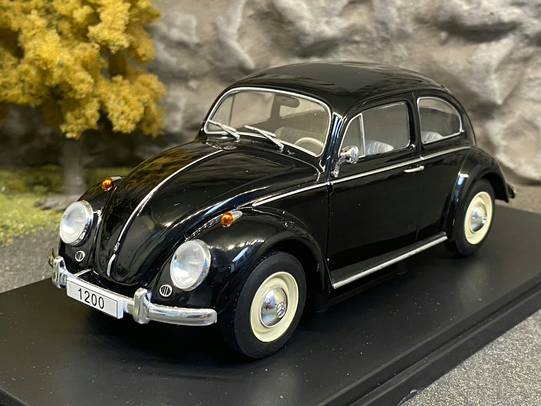 Skala 1/24 Volkswagen Käfer 1200, black WhiteBox