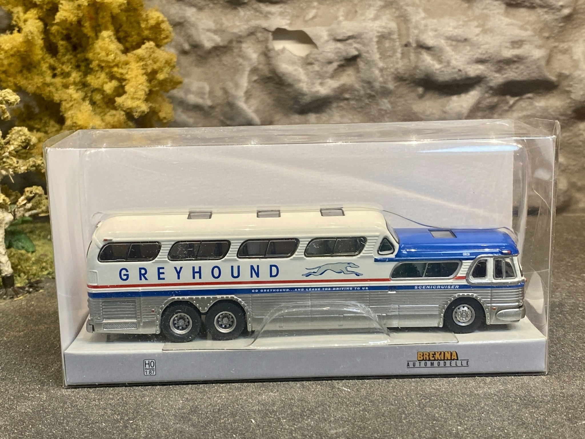 Skala 1/87 Greyhound Scenicruiser Bus "Greyhound" fr Brekina