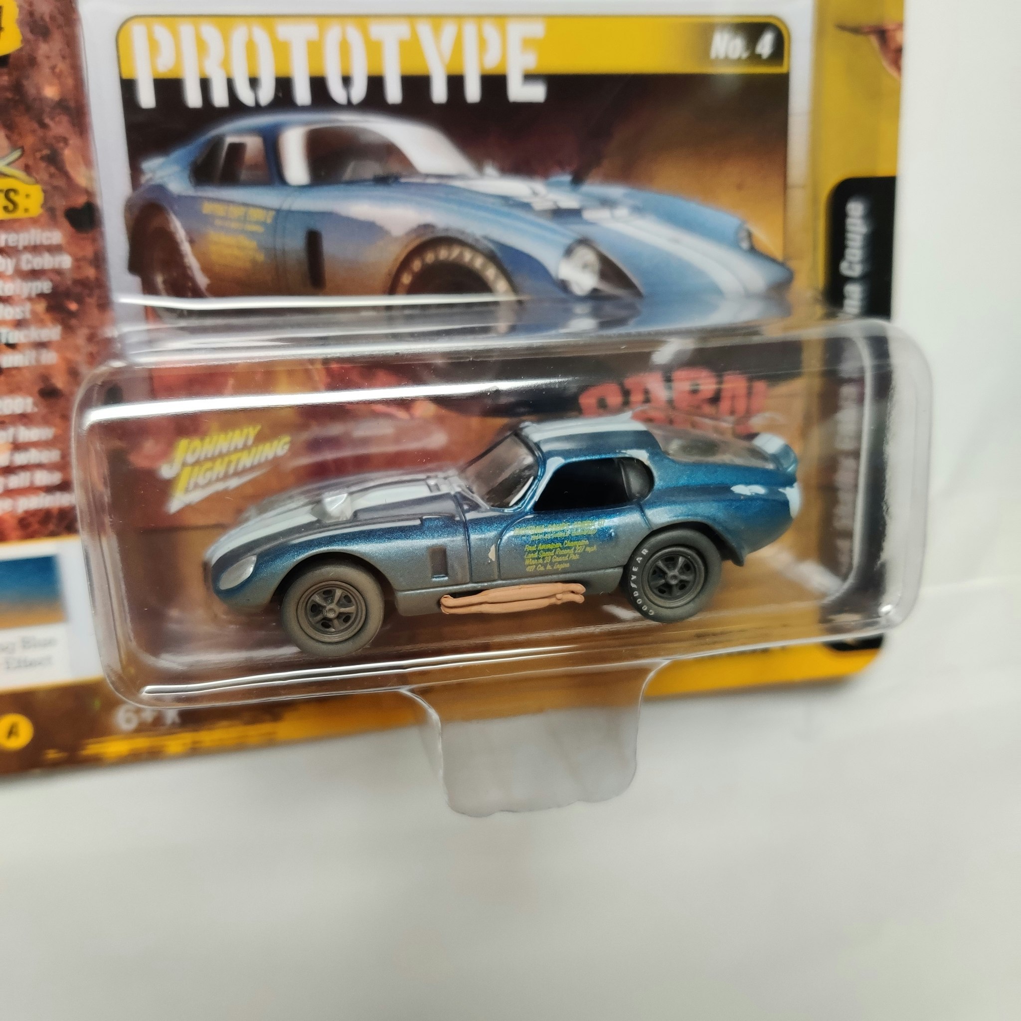 Skala 1/64 - Shelby Cobra Daytona Coupe 64' "Barn Finds" Rel.1 fr Johnny Lightning