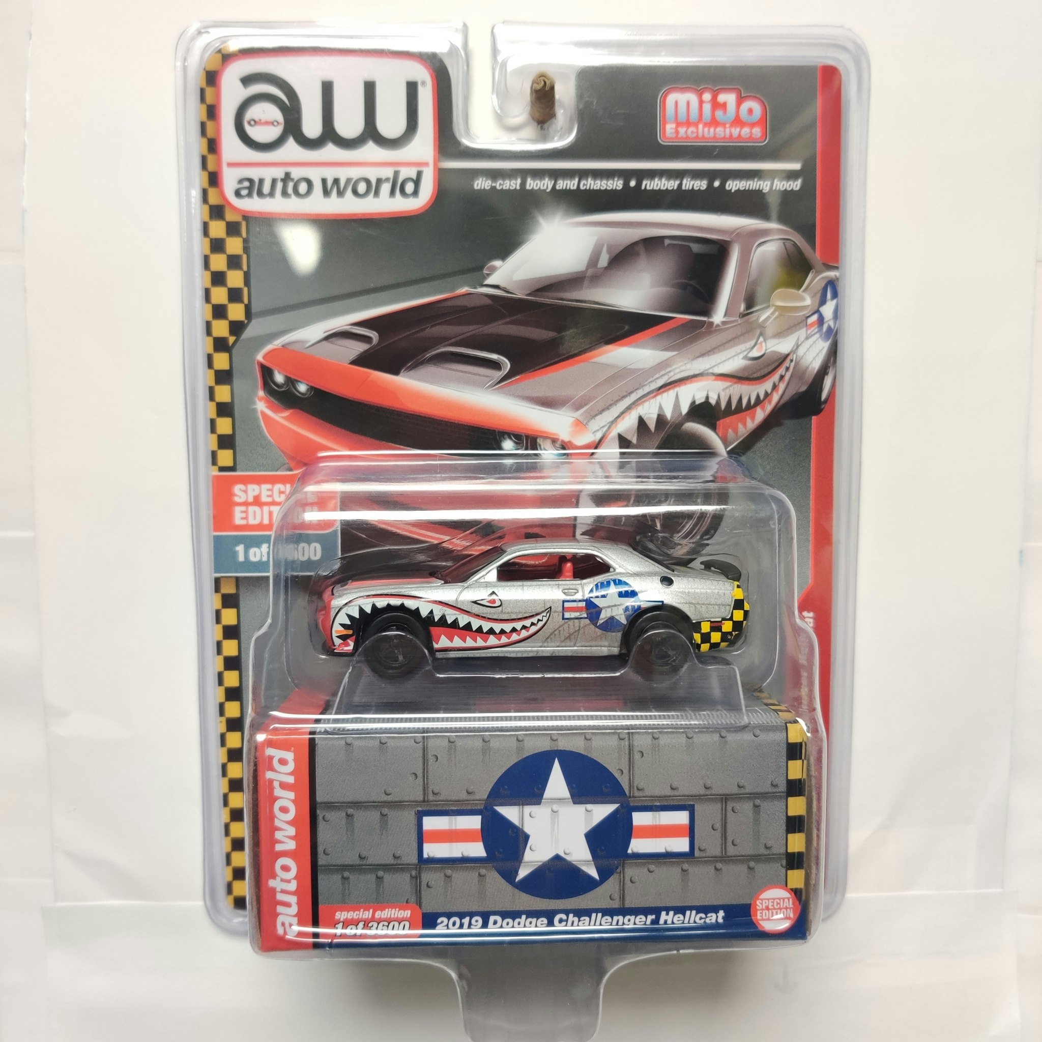 Skala 1/64 - Dodge Challenger Hellcat 2019 "The Bomber" fr Auto World