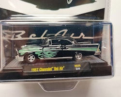 Skala 1/64 - Chevrolet Bel Air 57' "Black with Green Flames" fr Auto World