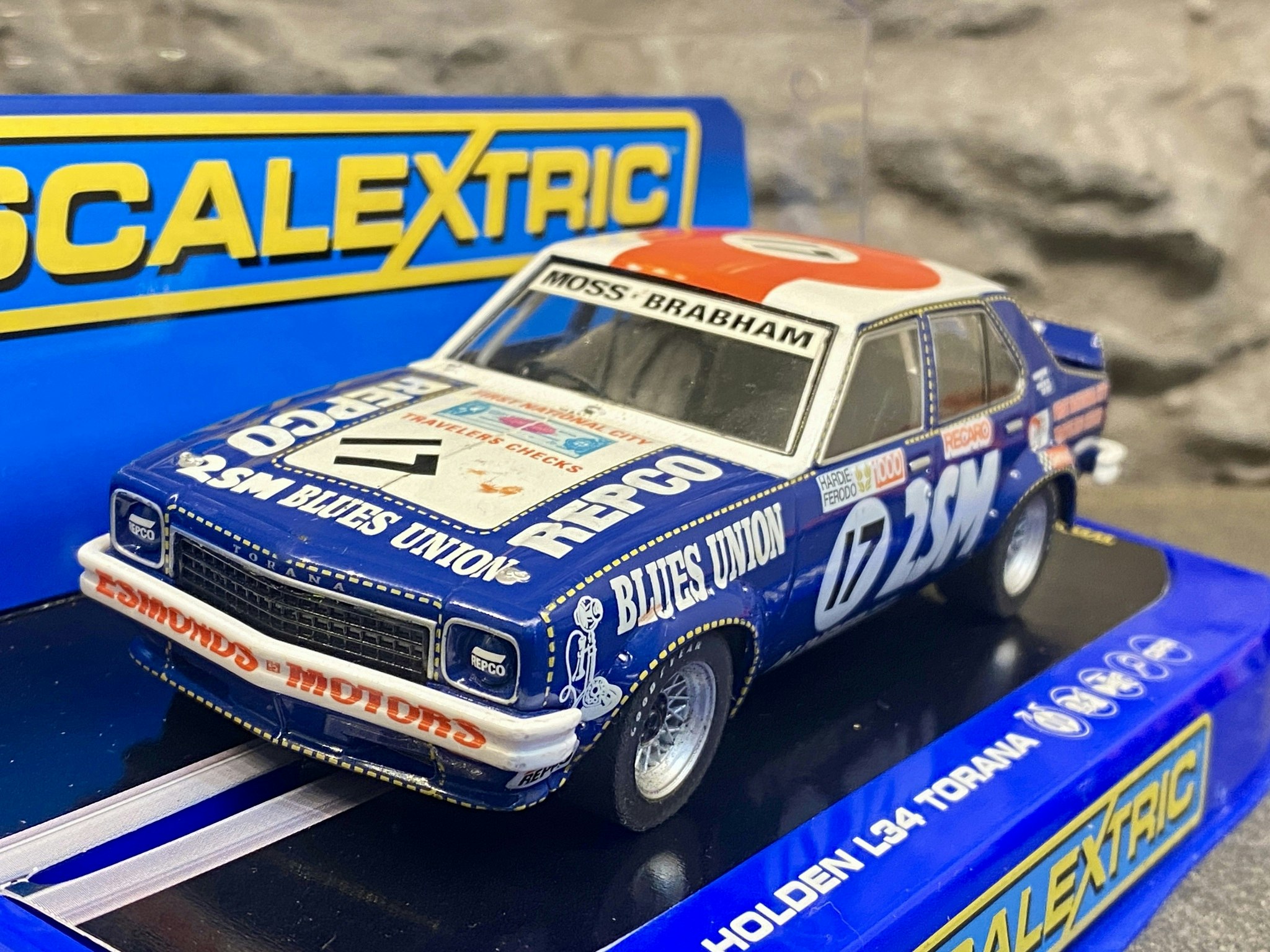 Skala 1/32 Analog Slotcar - Holden L34 Torana, Moss/Brabham fr Scalextric