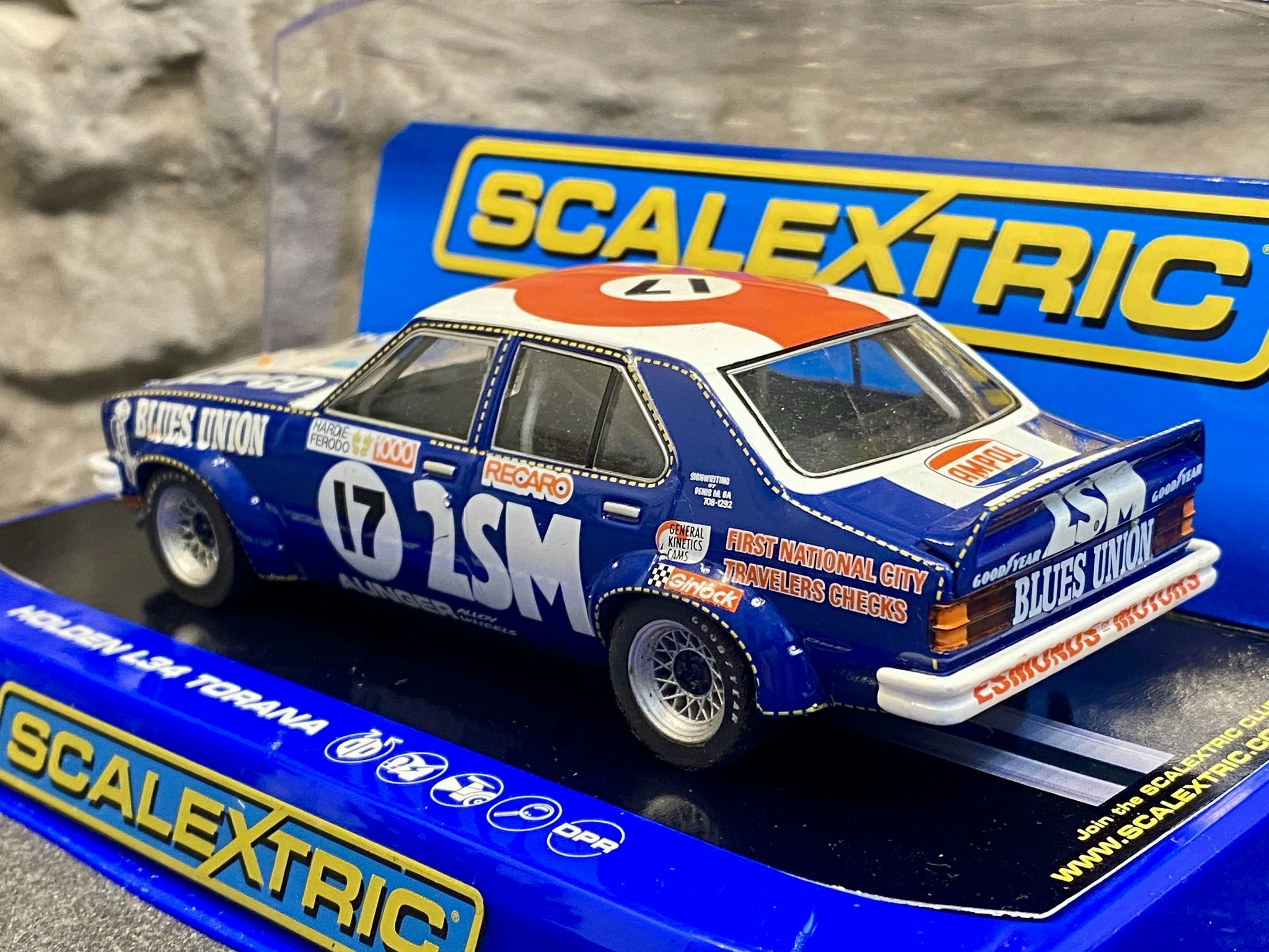 Skala 1/32 Analog Slotcar - Holden L34 Torana, Moss/Brabham fr Scalextric
