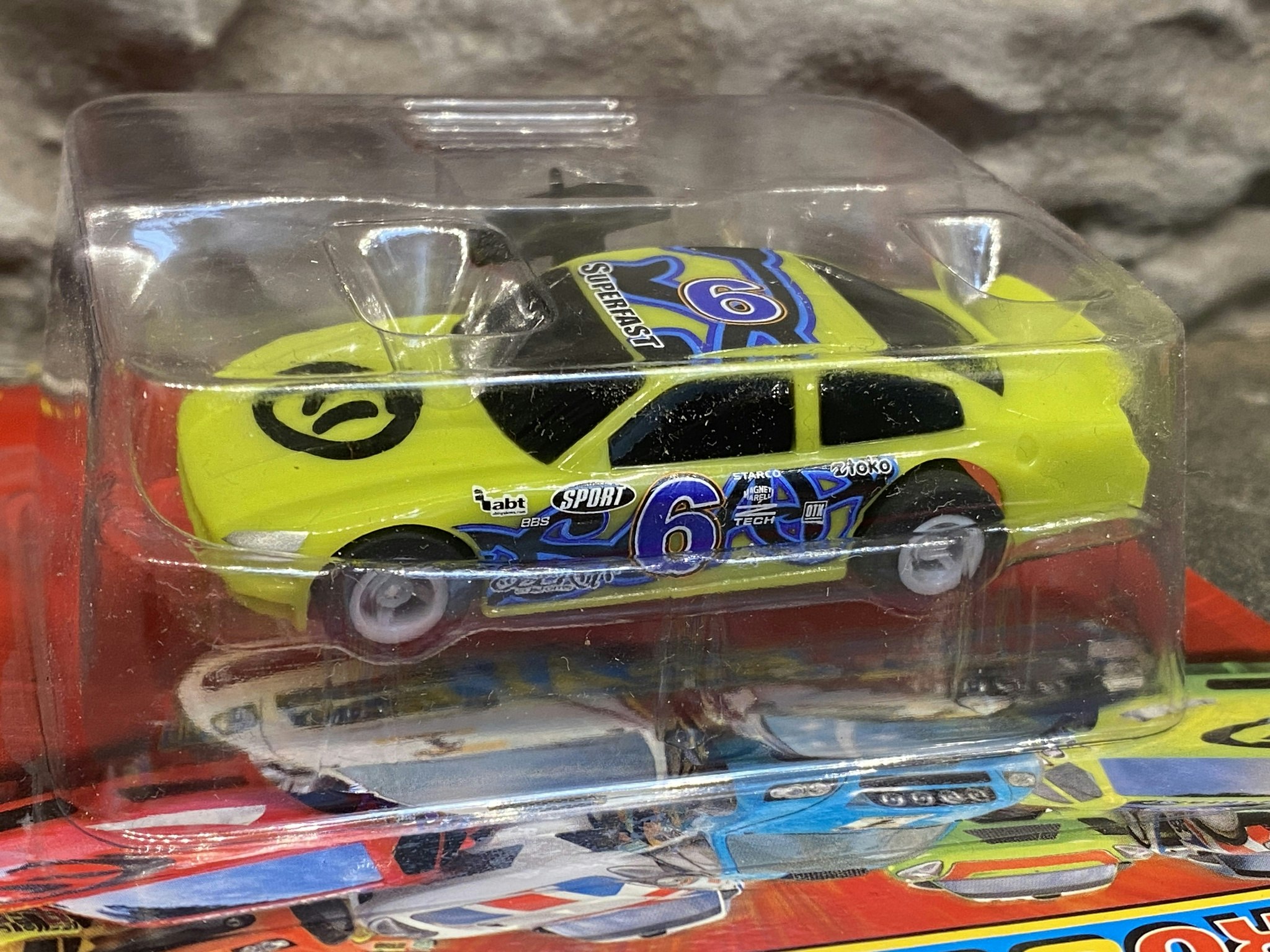 Skala 1/64 Analog Slotcar: US Stock Car #6 Green fr MicroScalextric