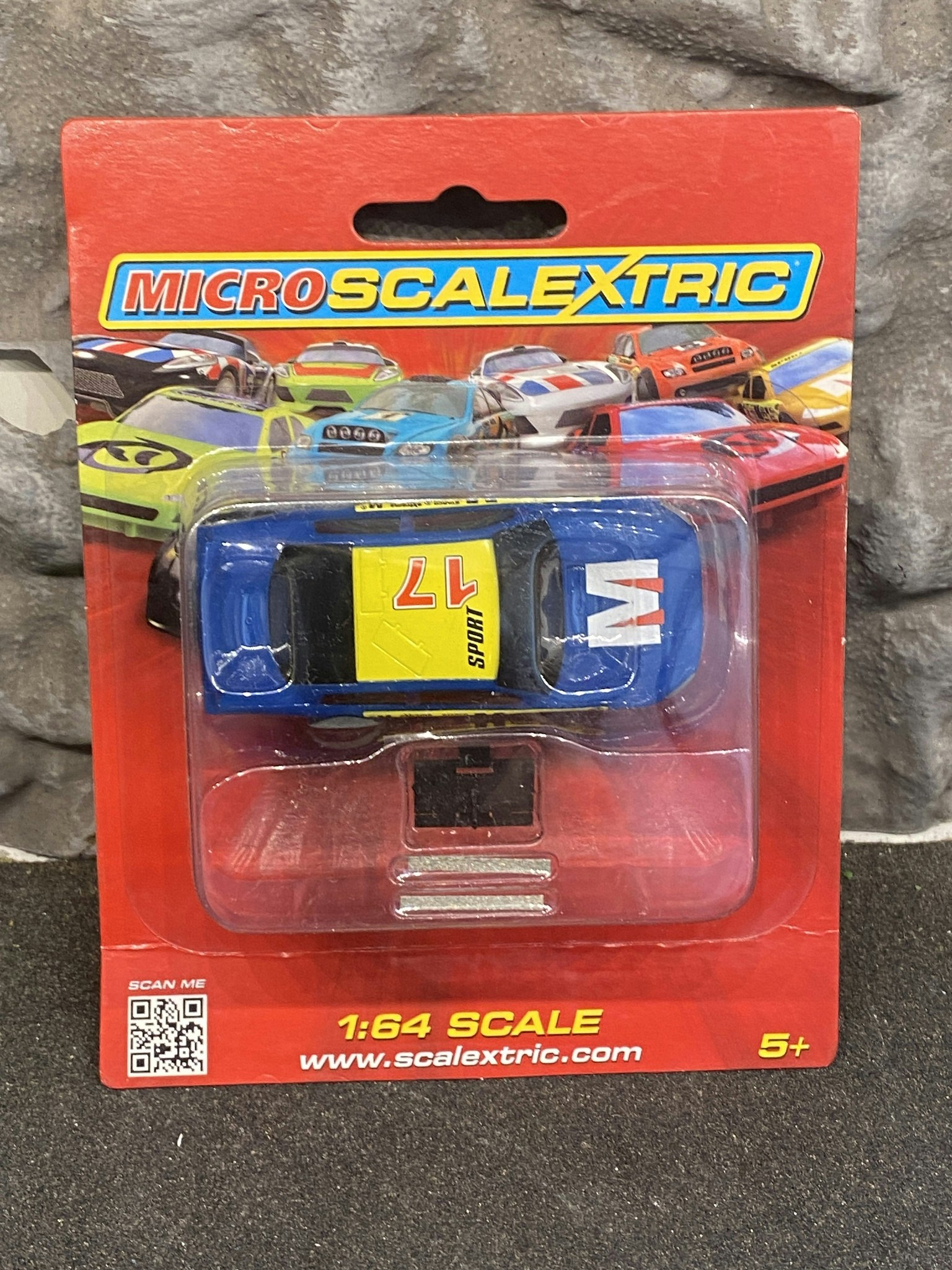 Skala 1/64 Analog Slotcar: US Stock Car #17 Blue fr MicroScalextric