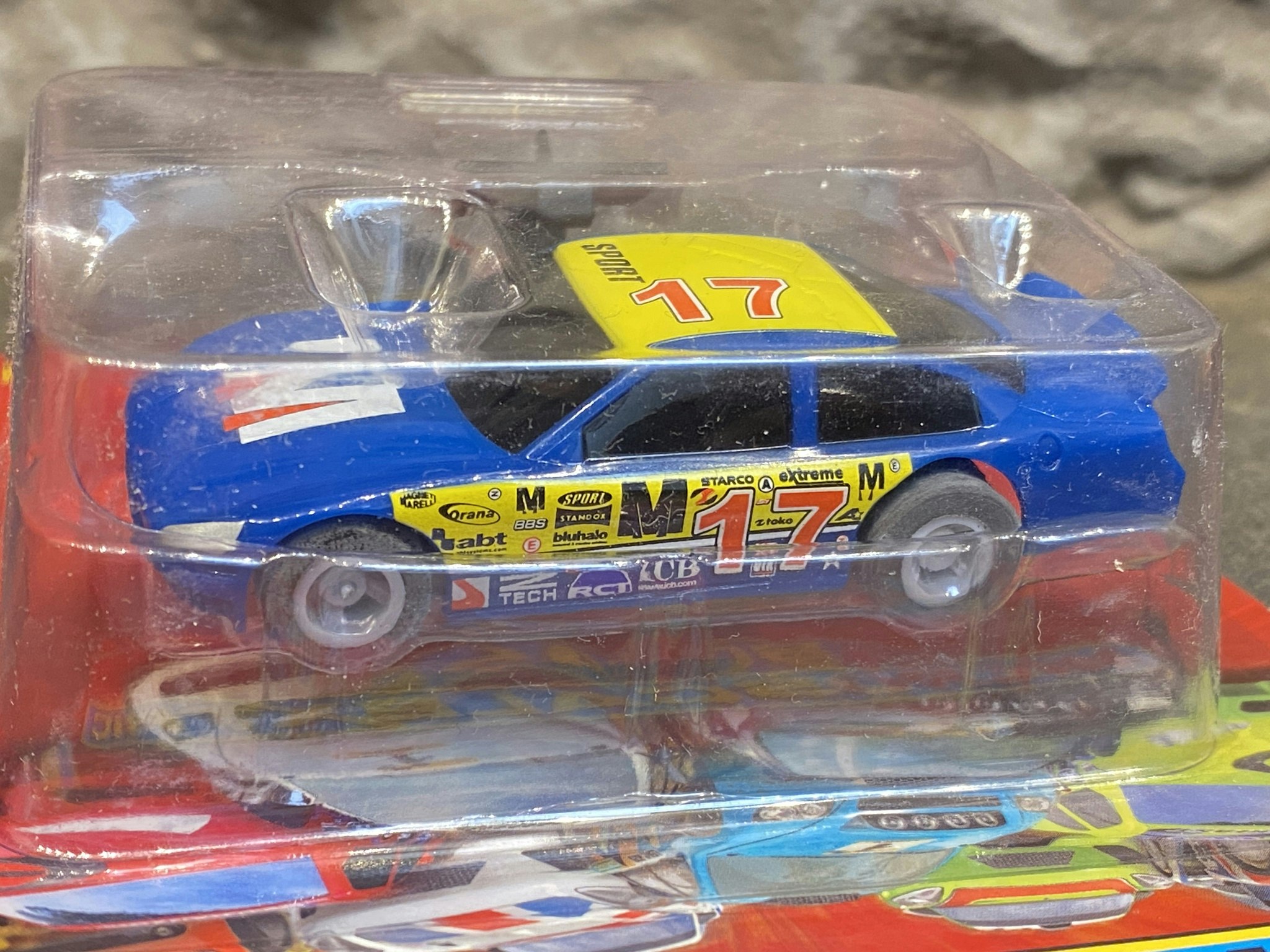 Skala 1/64 Analog Slotcar: US Stock Car #17 Blue fr MicroScalextric