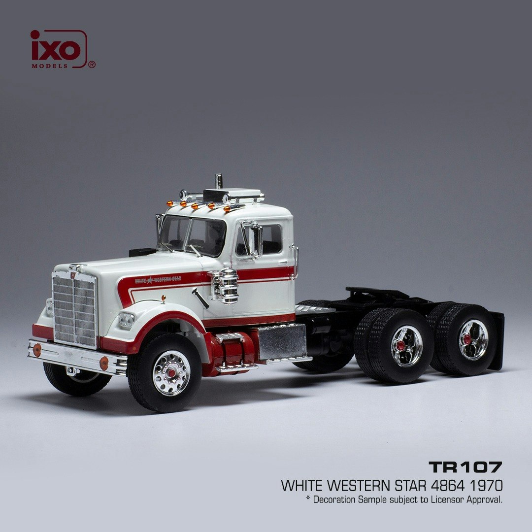 Skala 1/43 WHITE WESTERN STAR 4864 1970, White w red lines, fr IXO Models