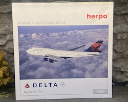 Scale 1/200 Boeing 747-400 "Delta" 555159 fr Herpa Wings