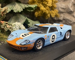Scale 1/32 Analogue Slotcar - Ford GT40 "GULF" #9 fr Scalextric