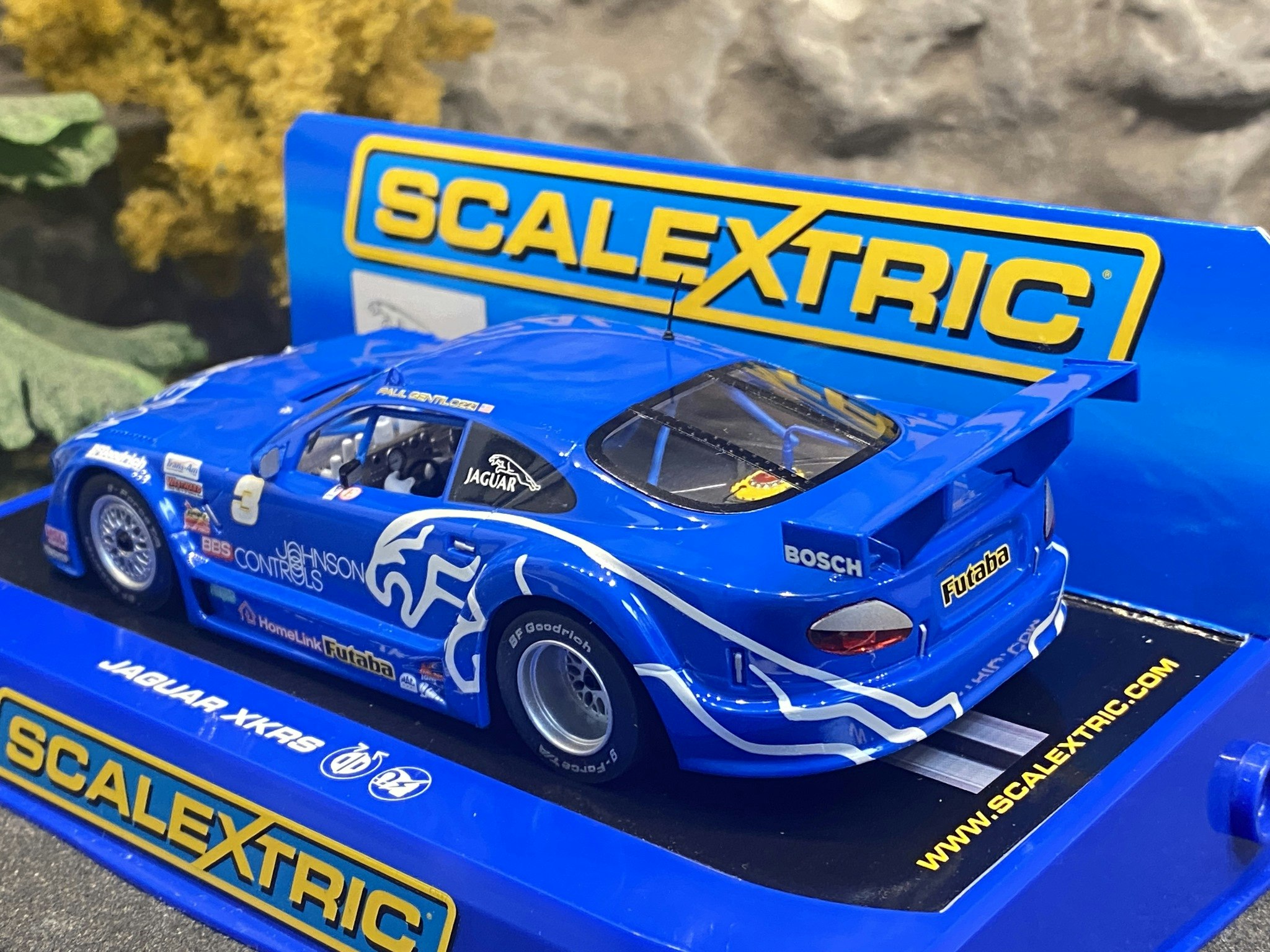 Scale 1/32 Analogue Slotcar - Jaguar XKRS, "Rocket Motorsports" blue fr Scalextric