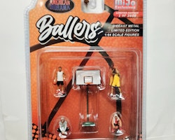 Skala 1/64 Ballers, Ungdomar chillar & lirar lite basket, 2 metal figures - American Diorama