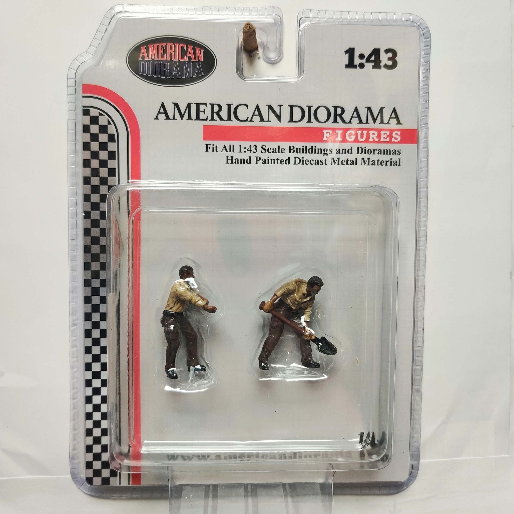Skala 1/43, AD-43002 Mekaniker 4x4 Camel Trophy, 2 metal figures fr American Diorama