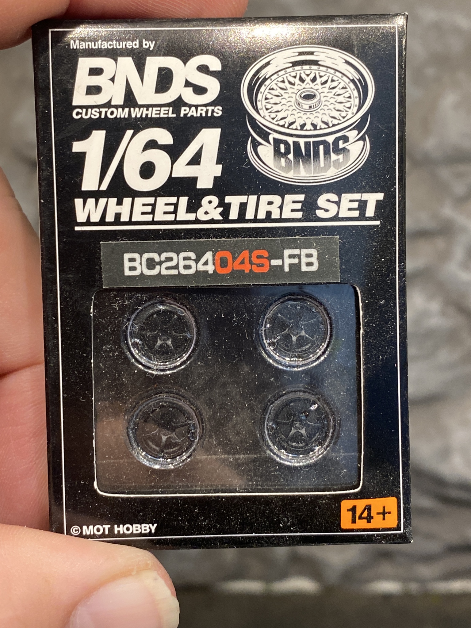 Skala 1/64 BNDS - Custom Wheel -  Wheel & Tire set: BC26404S-FB