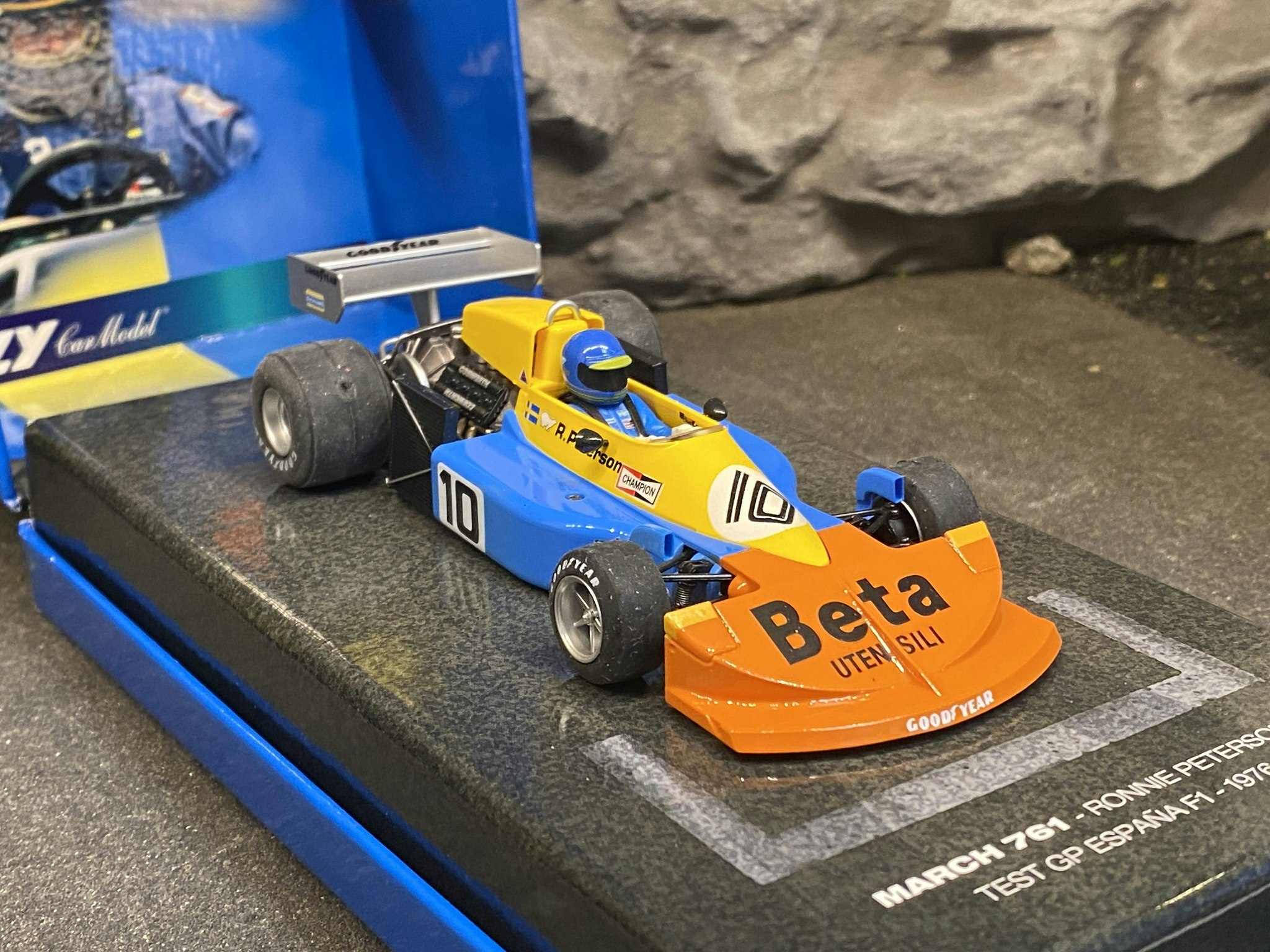 Skala 1/32 Analogue Slotcar - March 761 76´ - Ronnie Peterson Museum 01 fr FLY