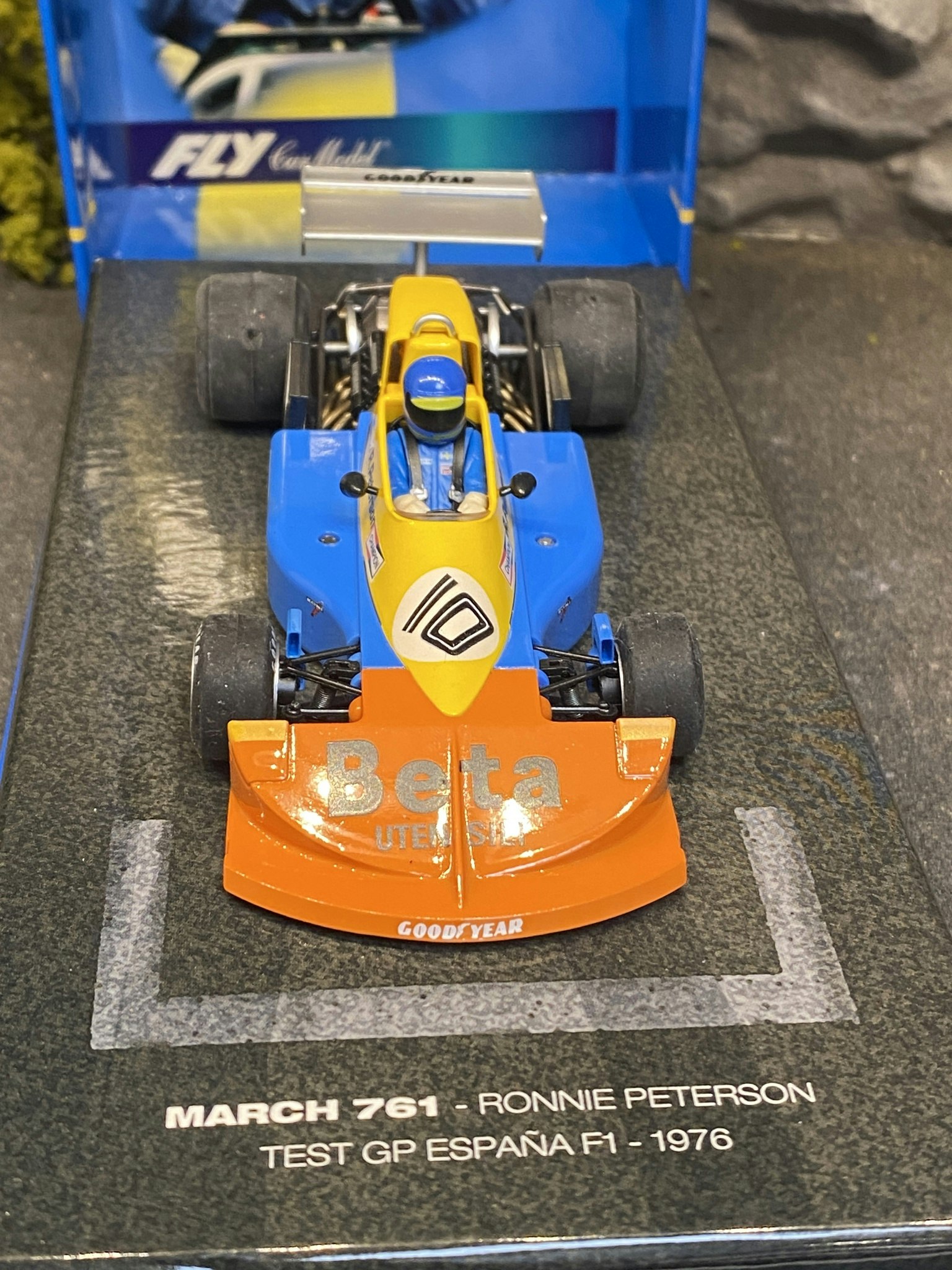 Skala 1/32 Analogue Slotcar - March 761 76´ - Ronnie Peterson Museum 01 fr FLY