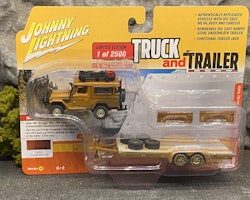 Skala 1/64 Toyota Land Cruiser 80' Truck & Trailer fr Johnny Lightning