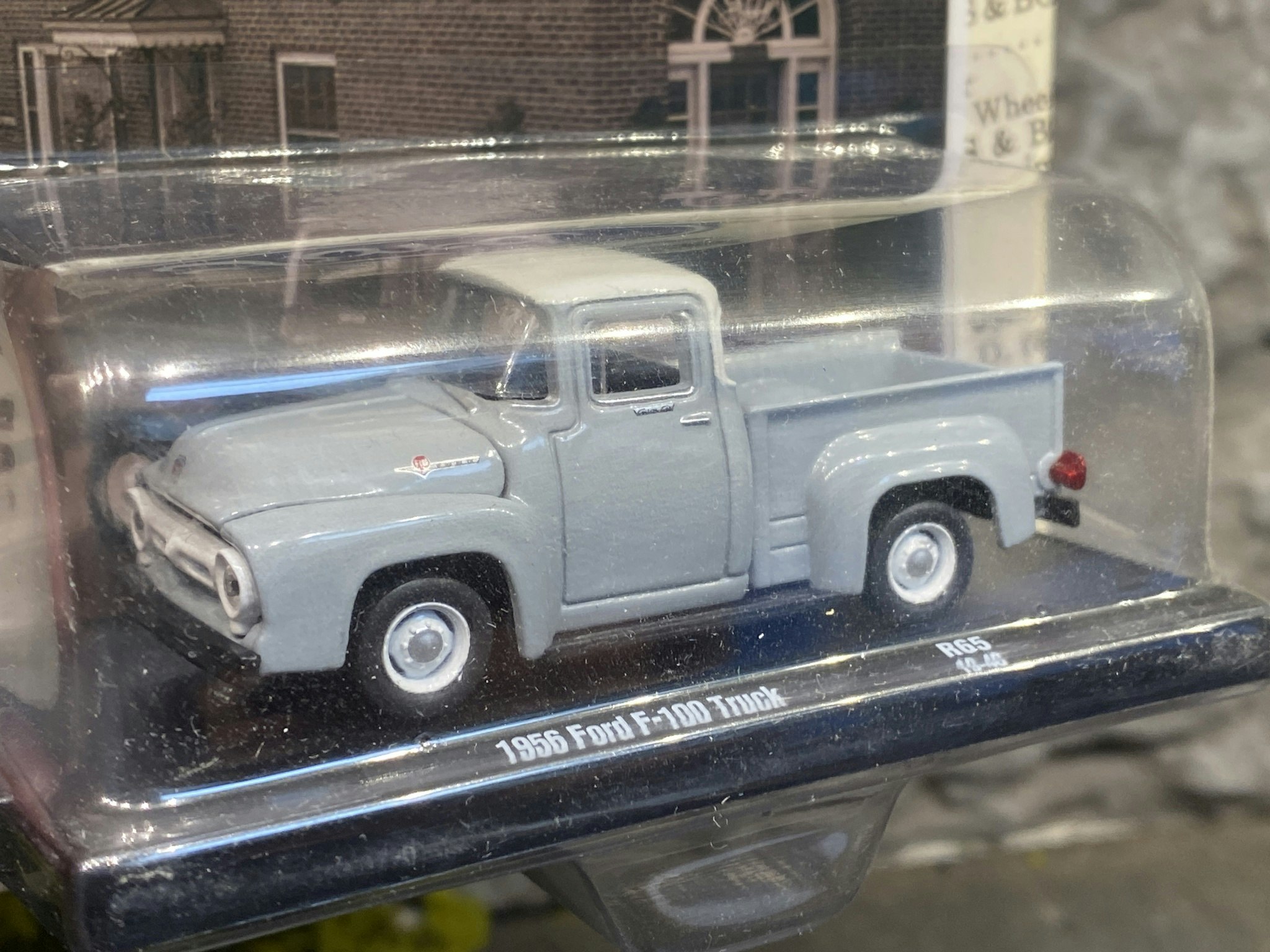 Skala 1/64 Ford F-100 Truck 56', Grey/white, fr M2