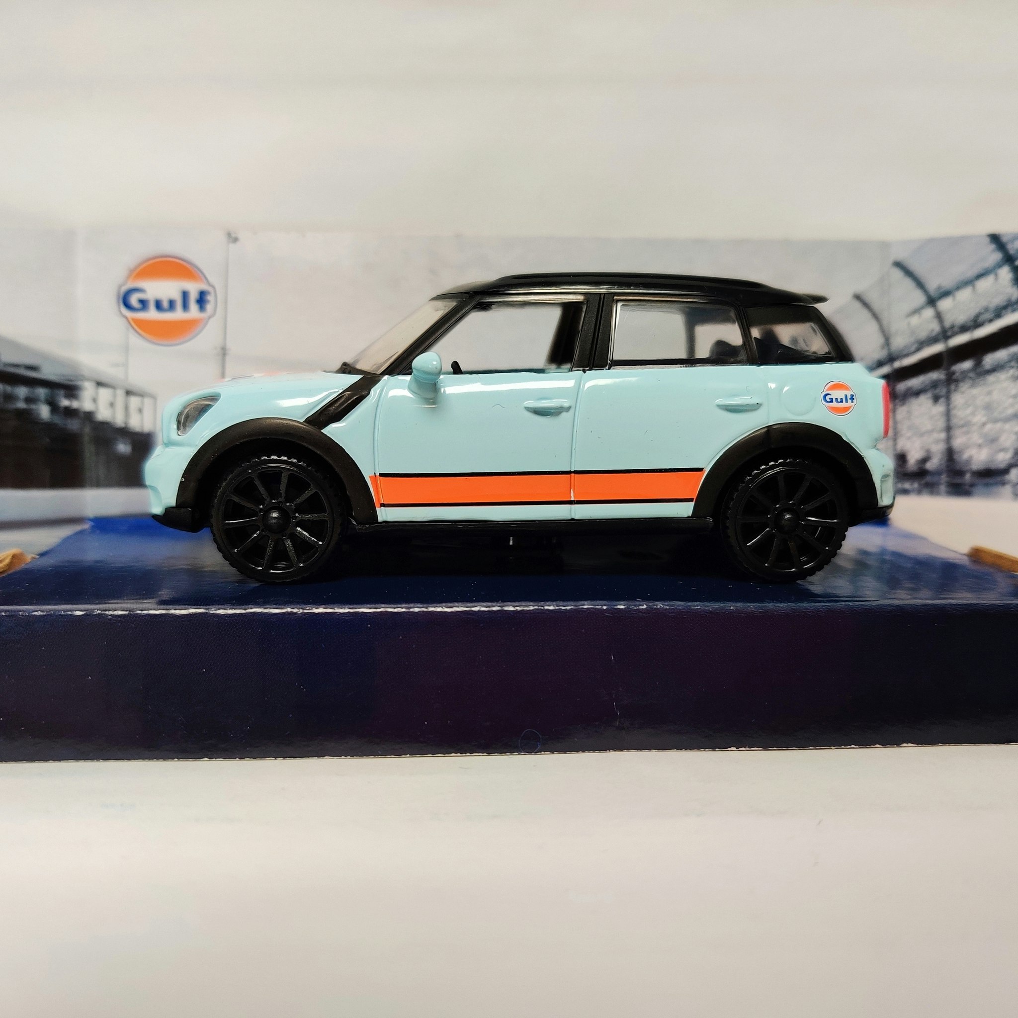 Skala 1/43 Mini Cooper S Countryman "GULF" fr Motor Max