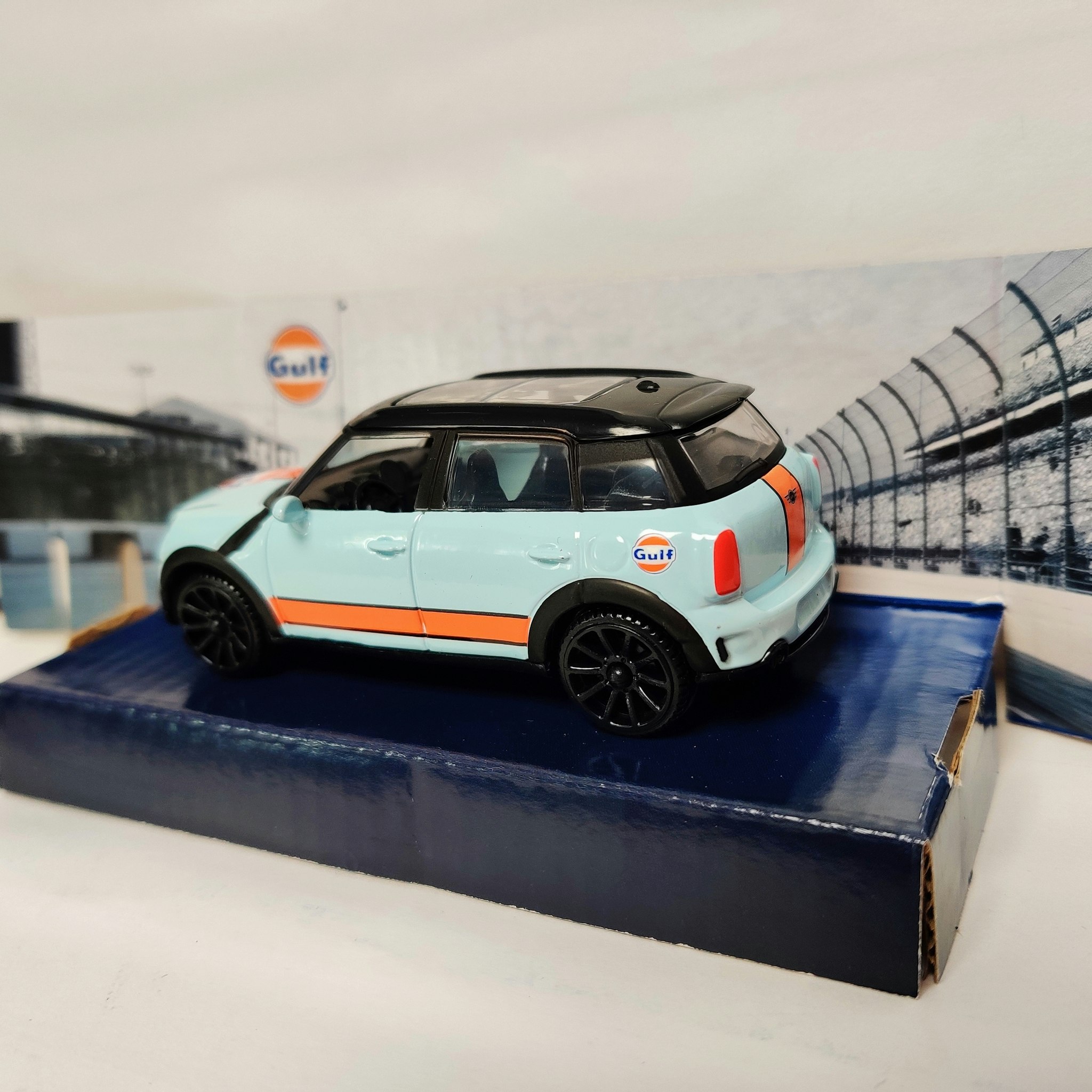 Skala 1/43 Mini Cooper S Countryman "GULF" fr Motor Max