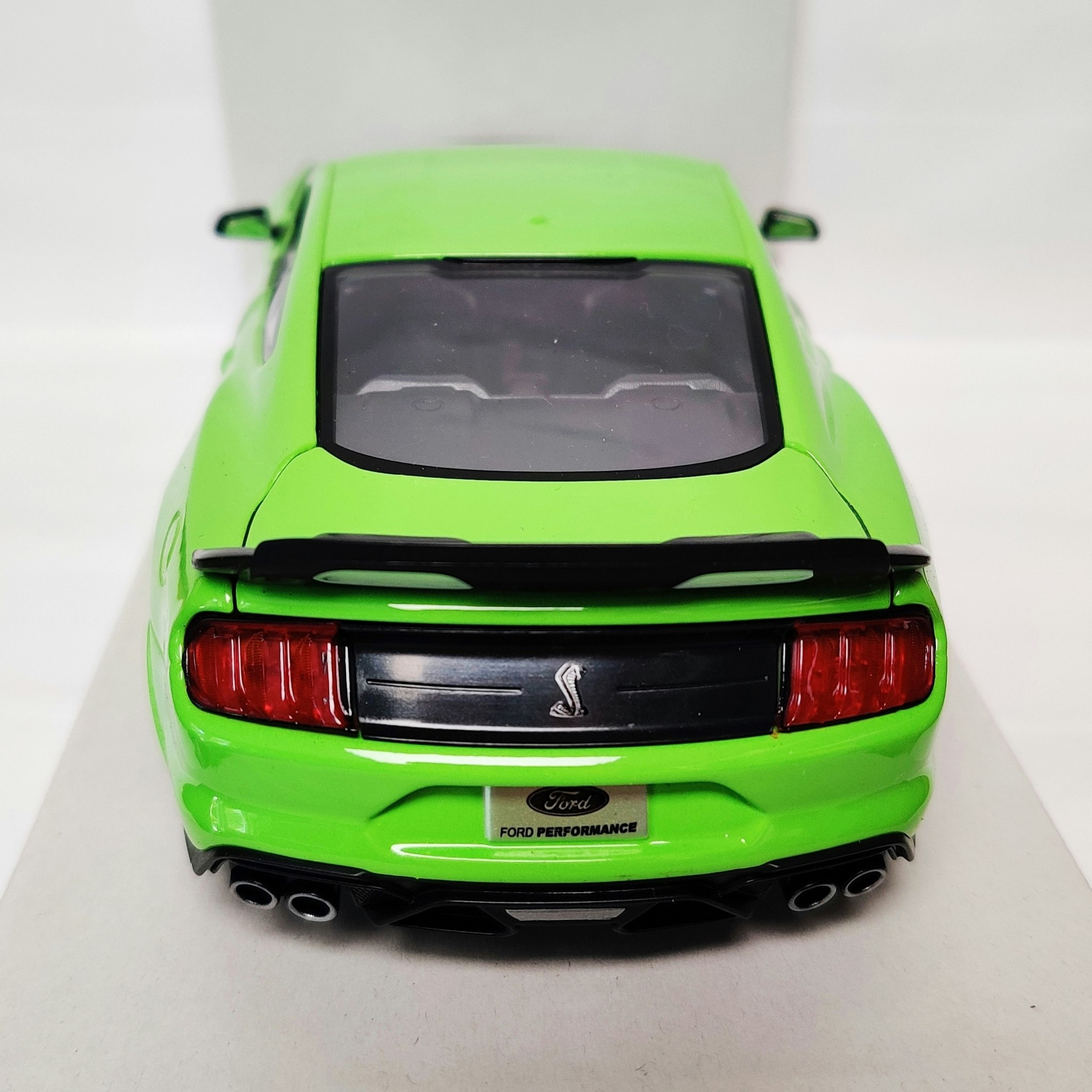Skala 1/24 Ford Mustang Shelby GT500 2020 fr Maisto