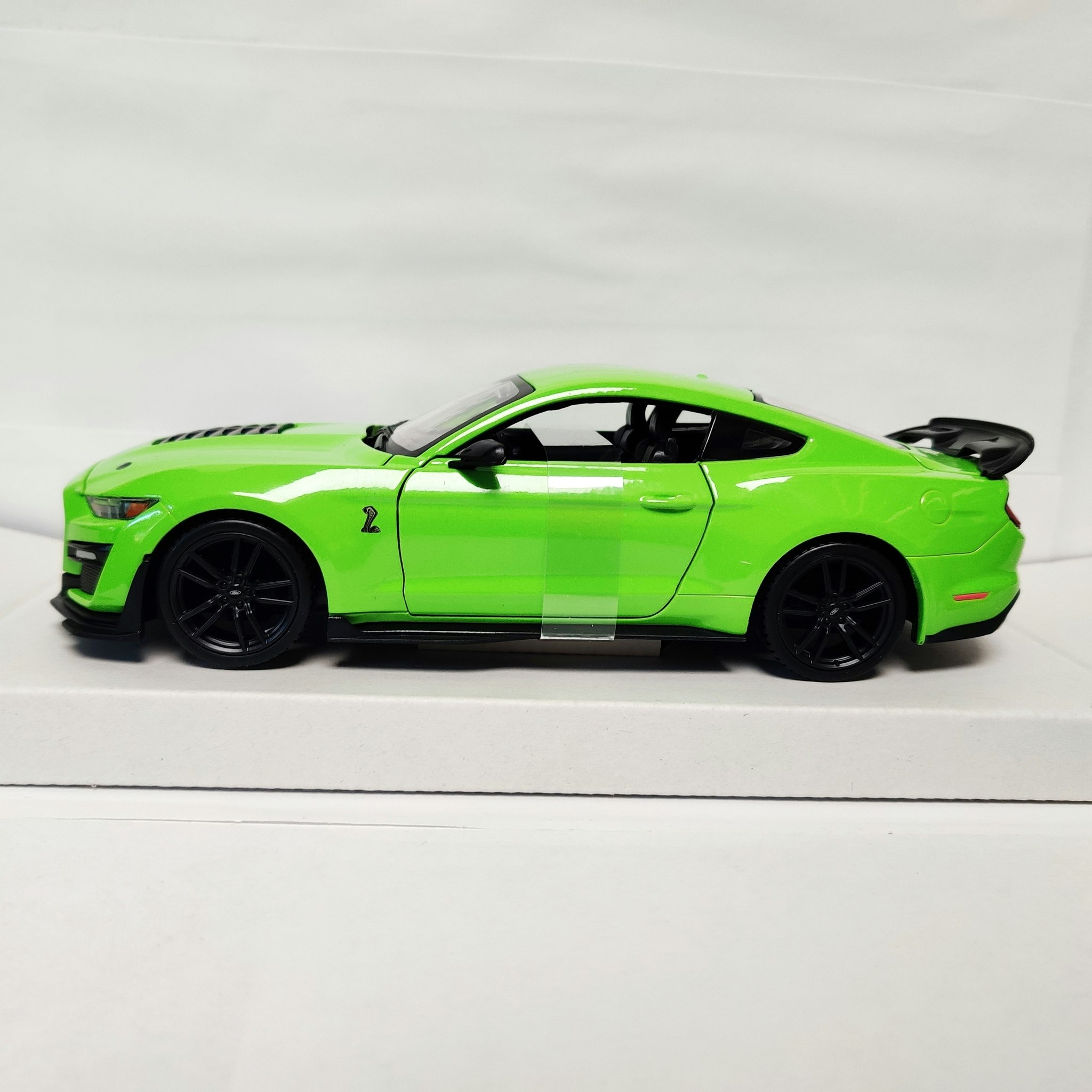 Skala 1/24 Ford Mustang Shelby GT500 2020 fr Maisto