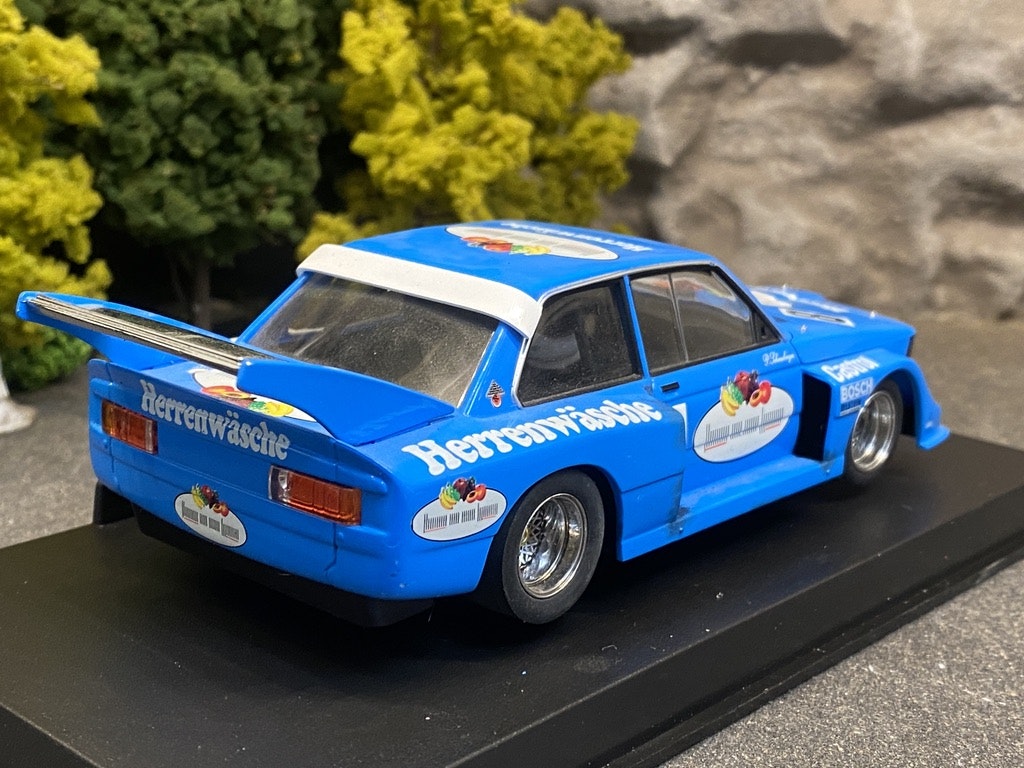 Skala 1/32 Analog Slotcar fr Revell: BMW 320 DRM 1977, #8 Peter Schneeberger