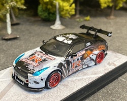 Skala 1/64 LBWK NISSAN GT-R R35, Belgian Store Edition fr KJ Miniatures