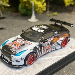 Skala 1/64 LBWK NISSAN GT-R R35, Belgian Store Edition fr KJ Miniatures