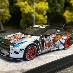 Skala 1/64 LBWK NISSAN GT-R R35, Belgian Store Edition fr KJ Miniatures