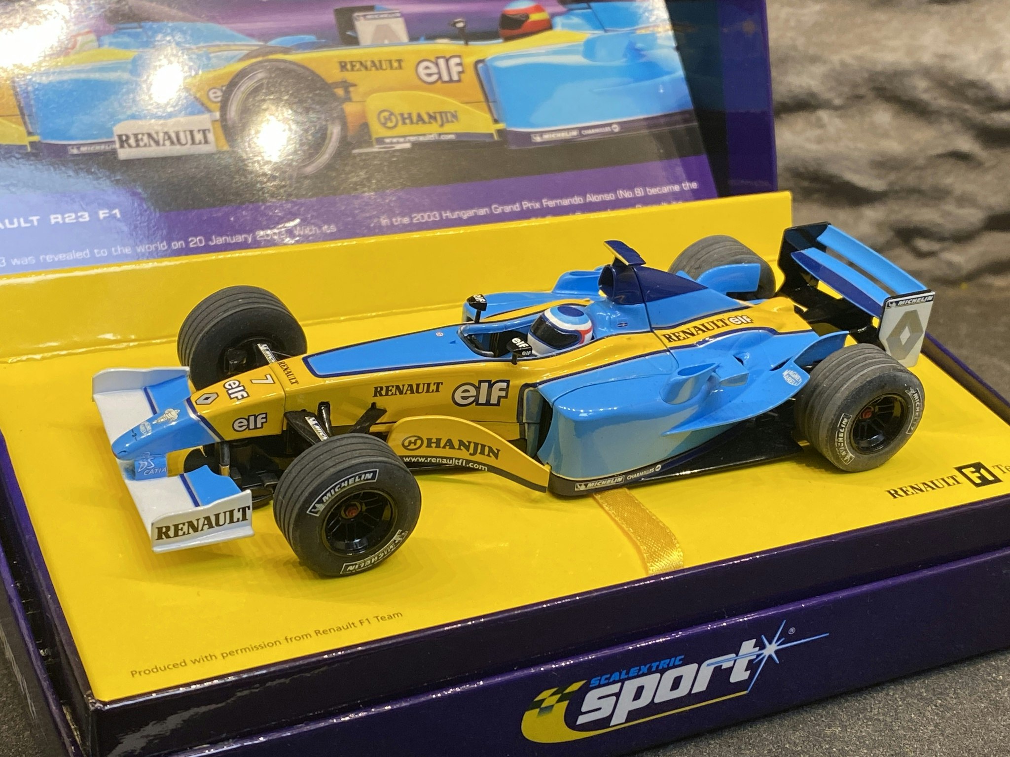 Skala 1/32 Analog Slotcar - Renault R23 F1 #7 Jarno Trulli Lim ed. fr Scalextric