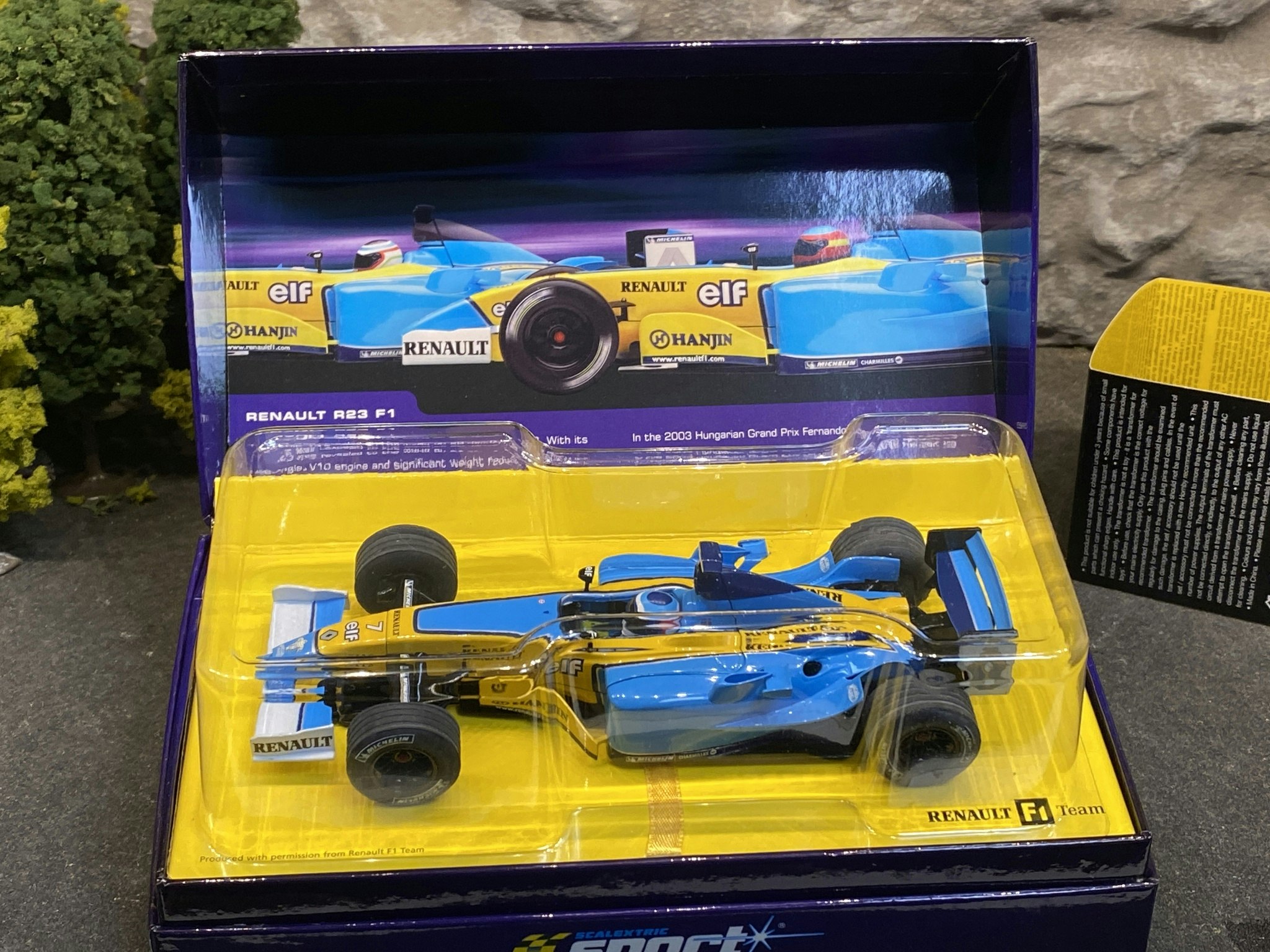 Skala 1/32 Analog Slotcar - Renault R23 F1 #7 Jarno Trulli Lim ed. fr Scalextric