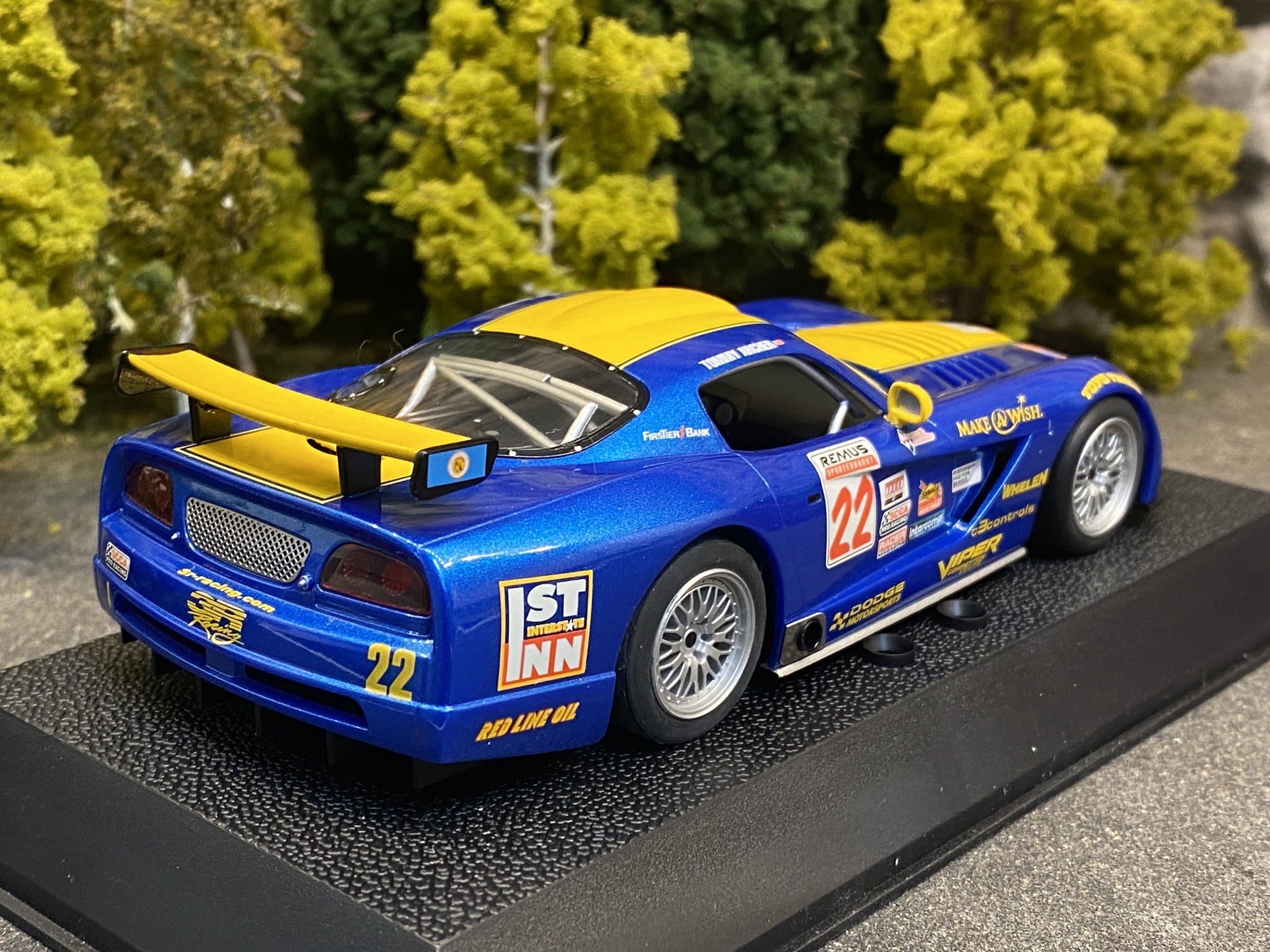 Scale 1/32 Analogue Slotcar - Dodge Viper Competition Coupe #23 fr Scalextric