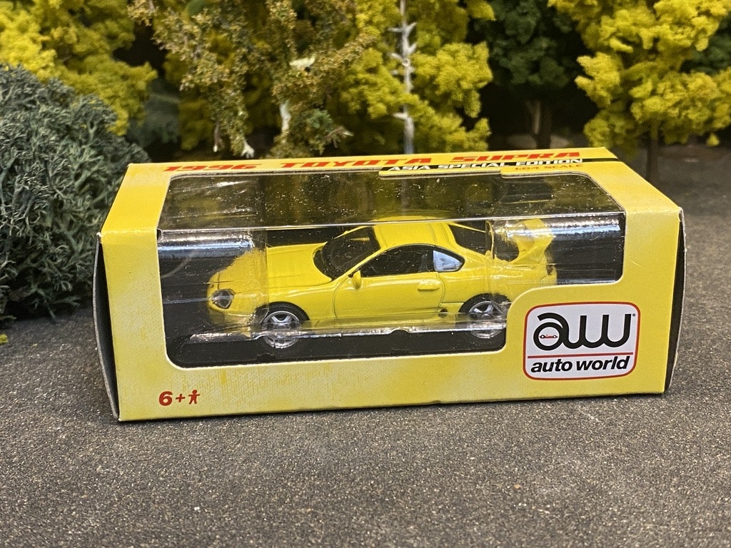 Skala 1/64 Toyota Supra 96' Yellow, - Asia Special Edition fr AUTO WORLD