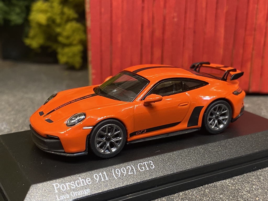 Skala 1/64 Porsche 911 (992) GT3, Lava Orange fr Minichamps Limited Edition 1/1200 pcs