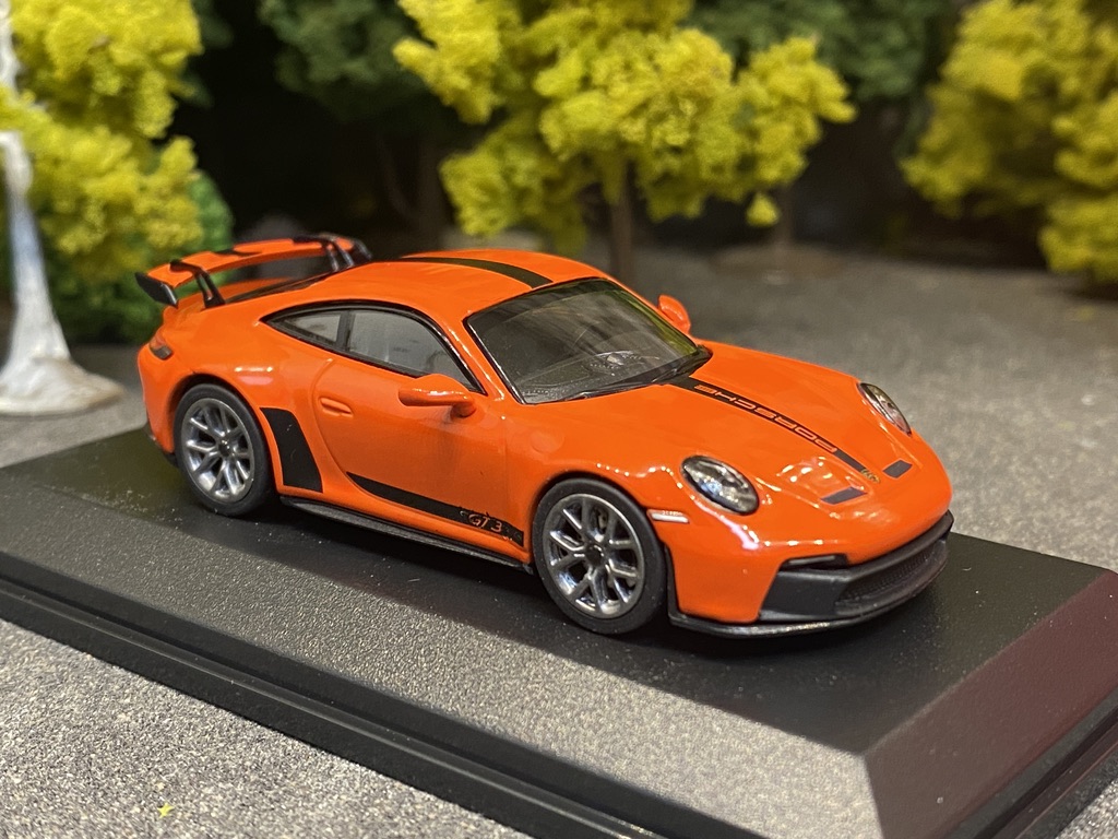 Skala 1/64 Porsche 911 (992) GT3, Lava Orange fr Minichamps Limited Edition 1/1200 pcs