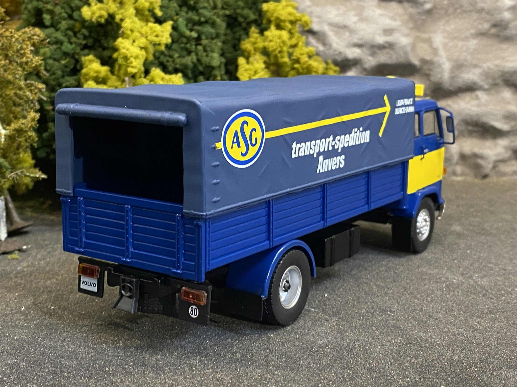 Skala 1/43 Volvo F89 "ASG LKW Frakt Ulricehamn" fr IXO / De Agostini