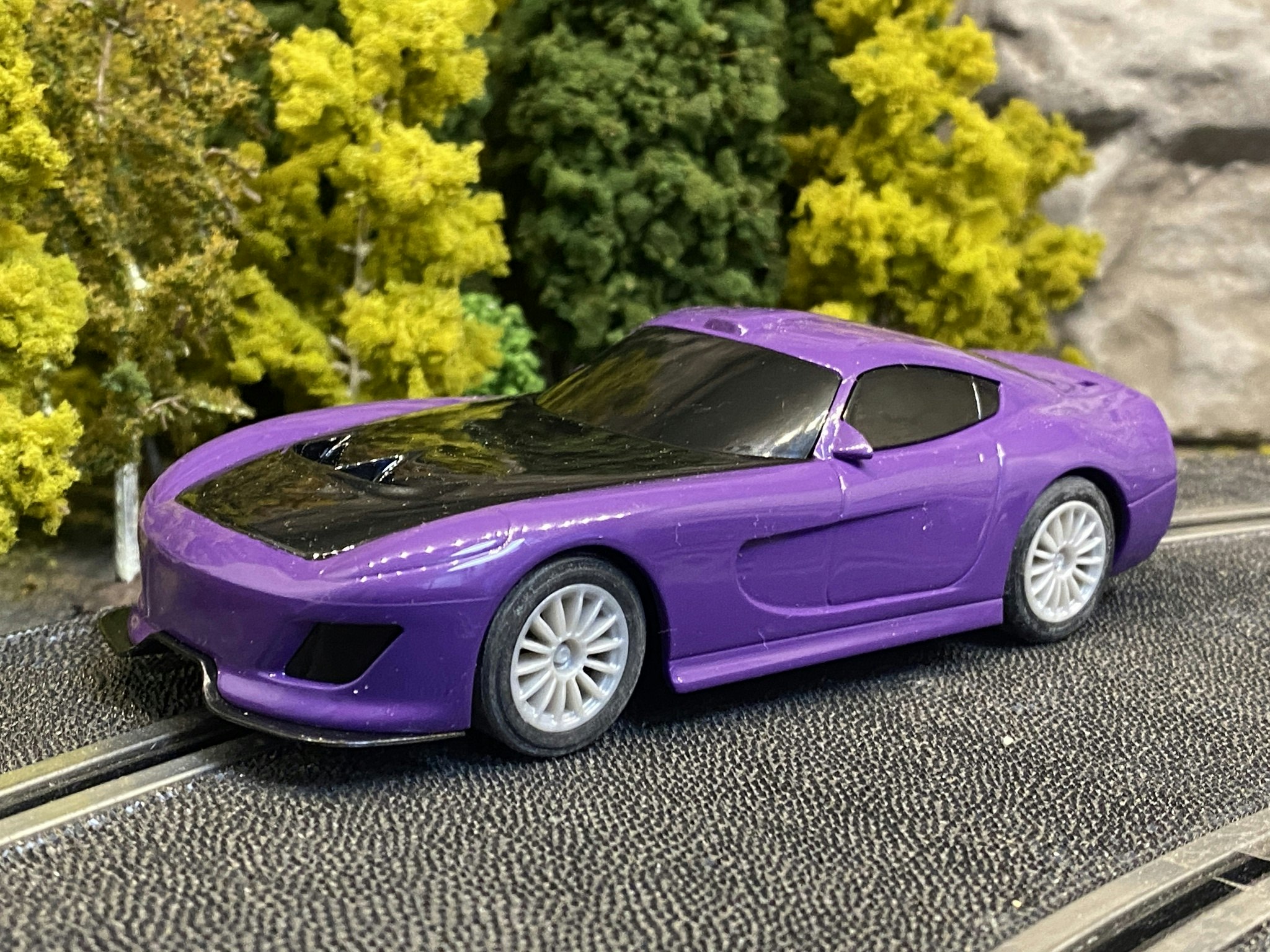 Skala 1/32 Begagnad/Used Analouge slotcar: Gt-car, Purple/black fr Scalextric