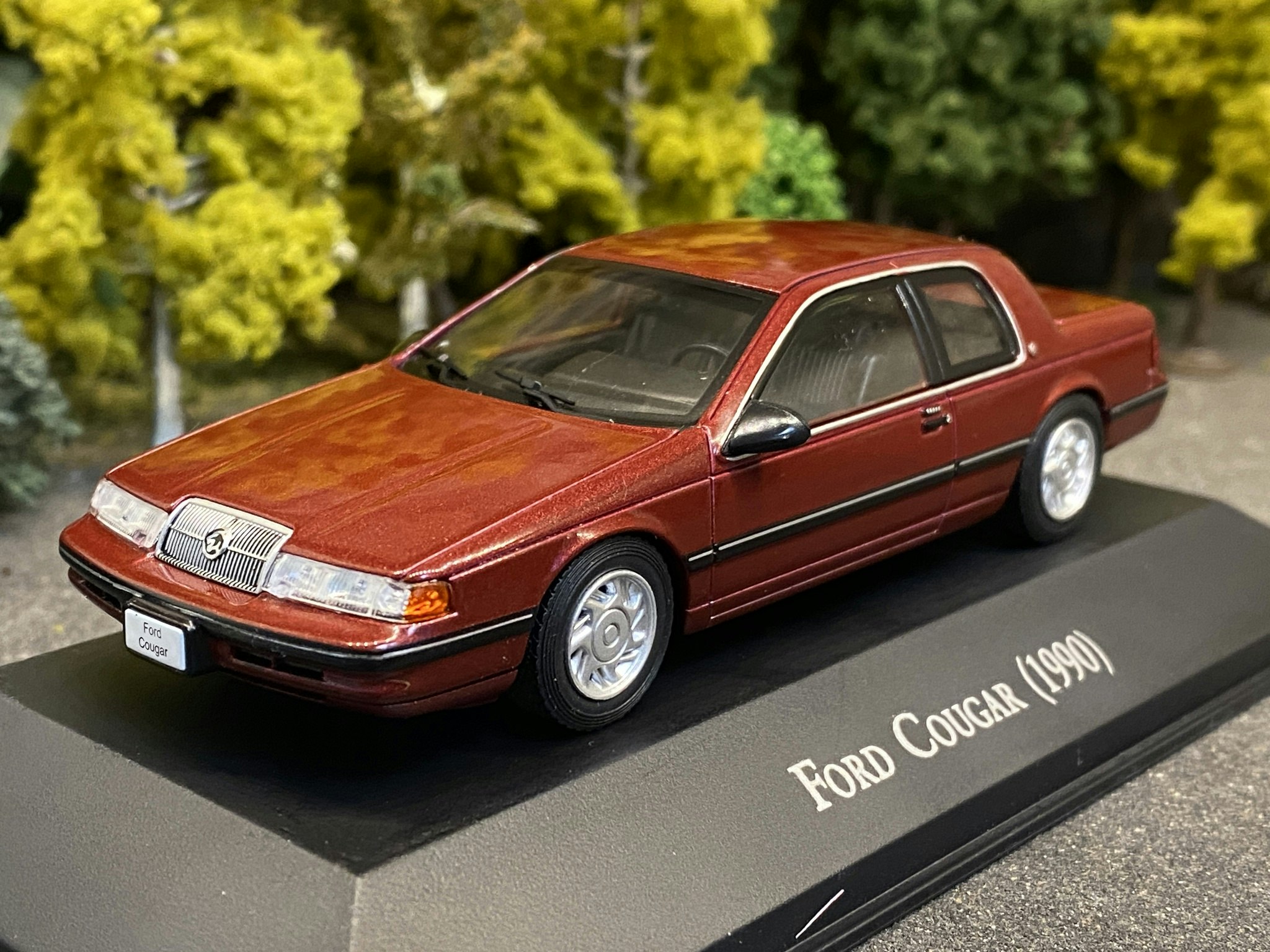 Skala 1/43: Ford Cougar 1990' fr DeAgostini