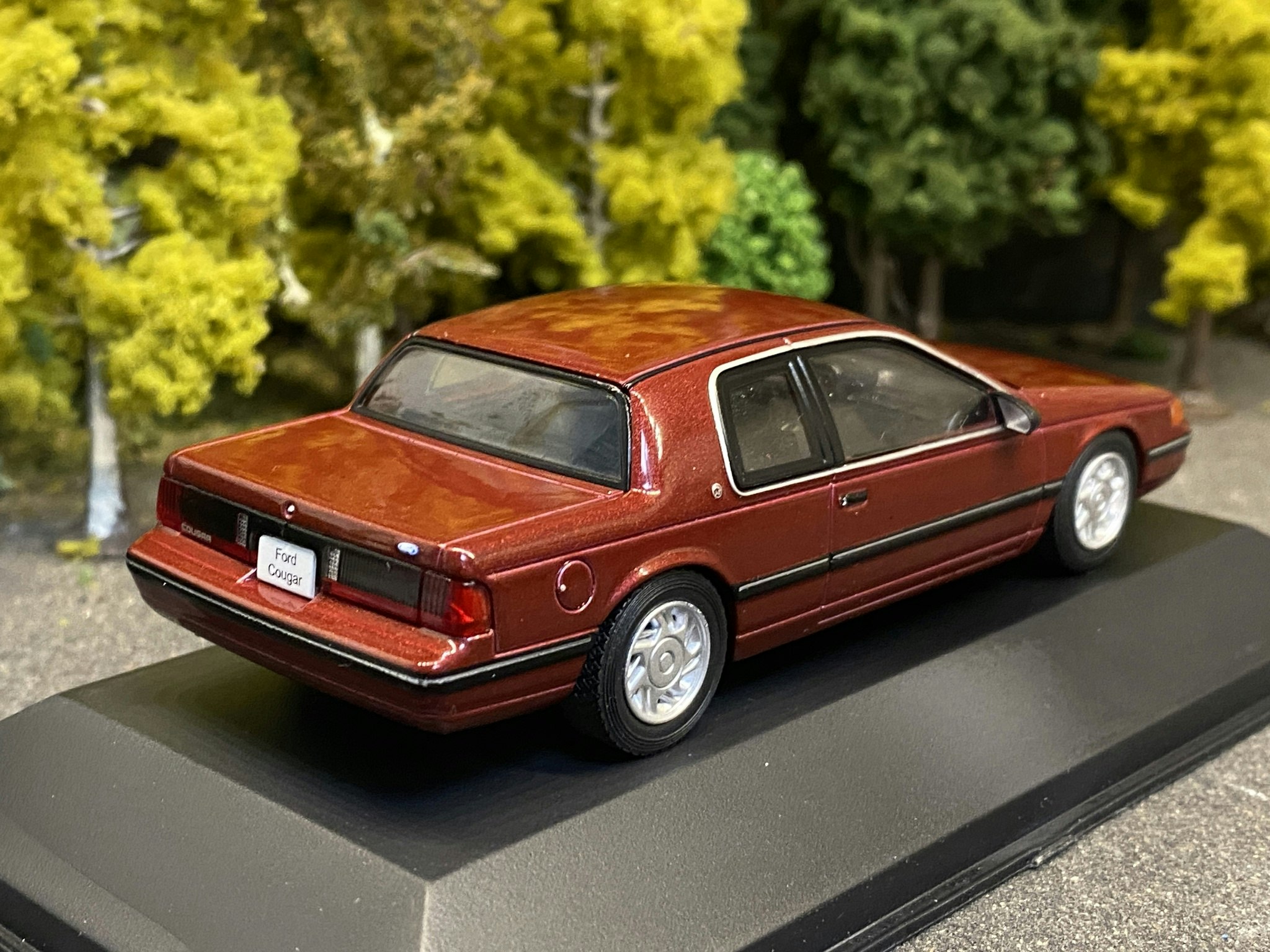 Skala 1/43: Ford Cougar 1990' fr DeAgostini