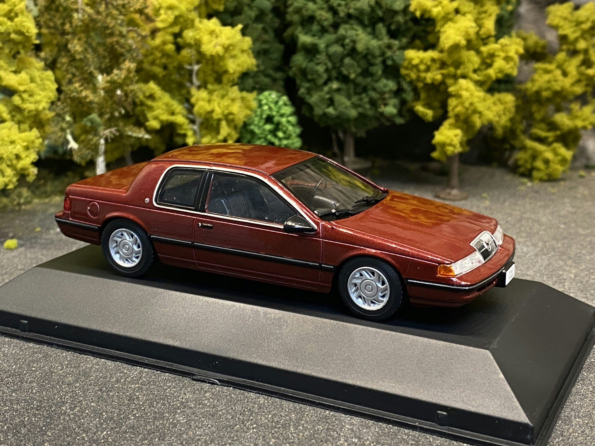 Skala 1/43: Ford Cougar 1990' fr DeAgostini